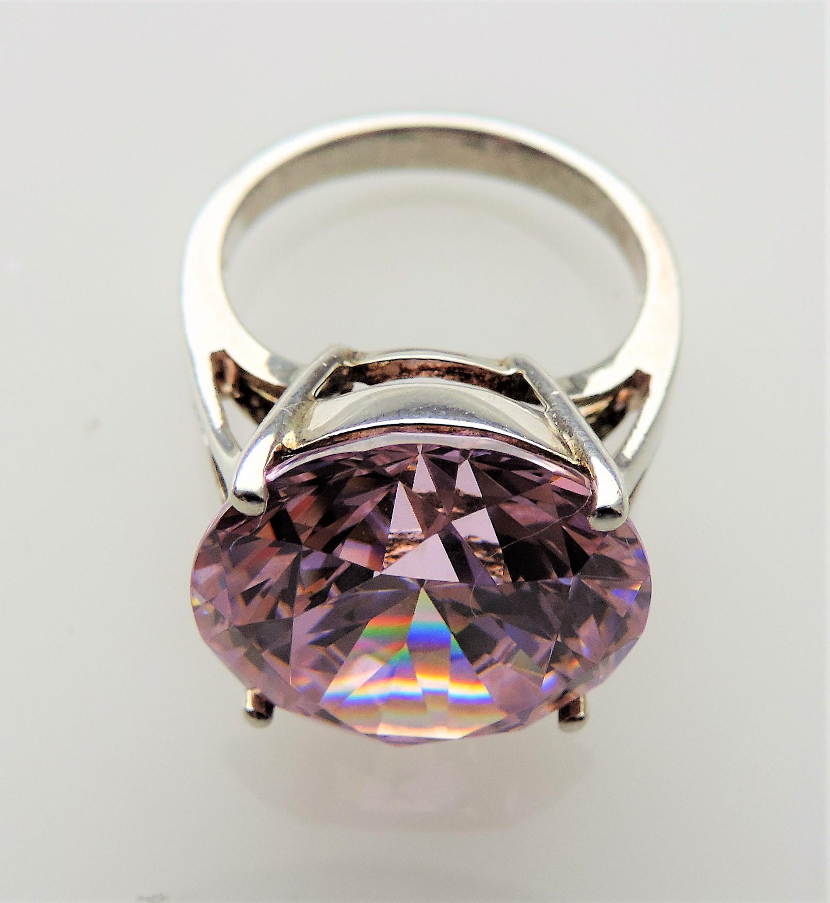 Sterling Silver Pink Solitaire Dress Ring - Image 3 of 3