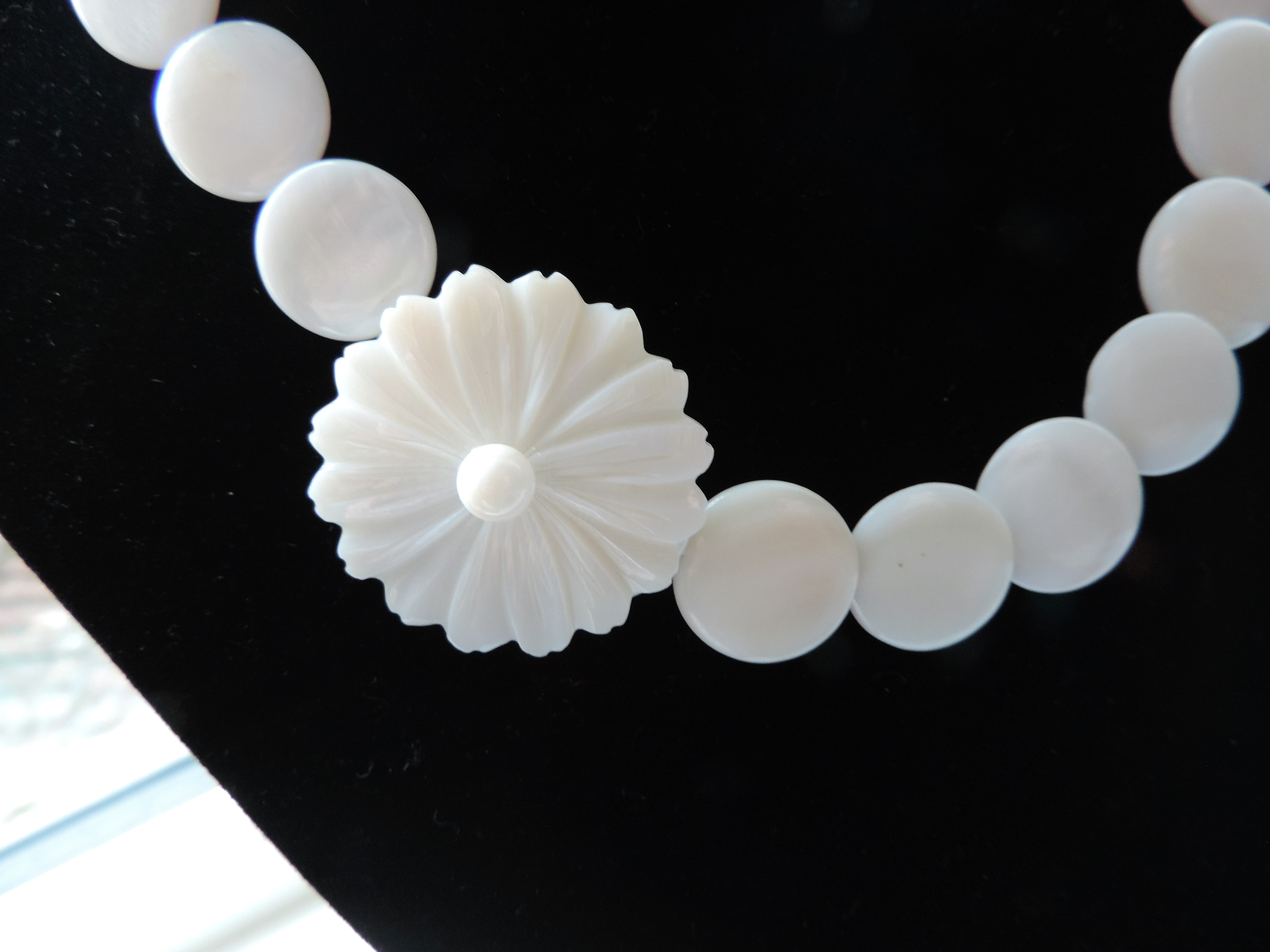 Mother of Pearl Necklace - Image 2 of 3