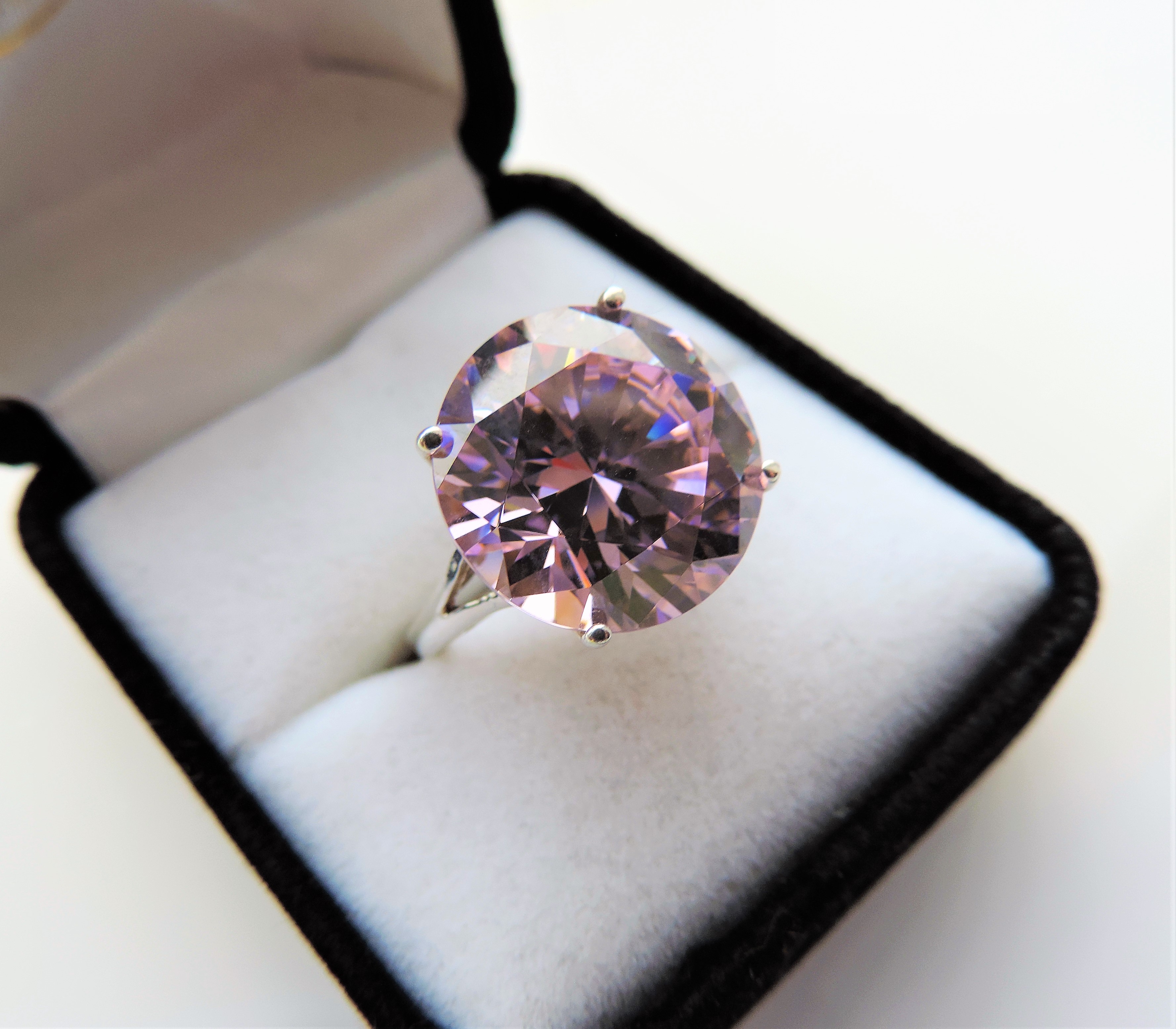 Sterling Silver Pink Solitaire Dress Ring - Image 2 of 3