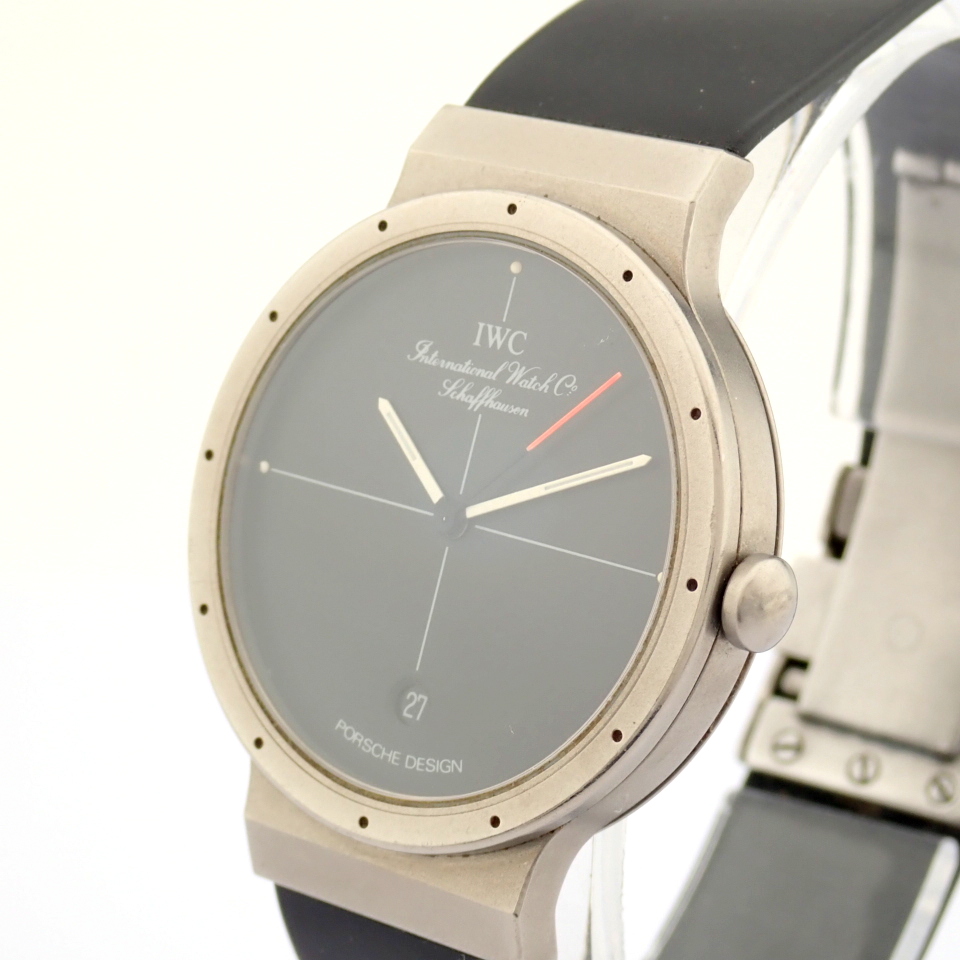 IWC / Porsche Design 32 mm - Gentleman's Titanium Wrist Watch - Image 12 of 19