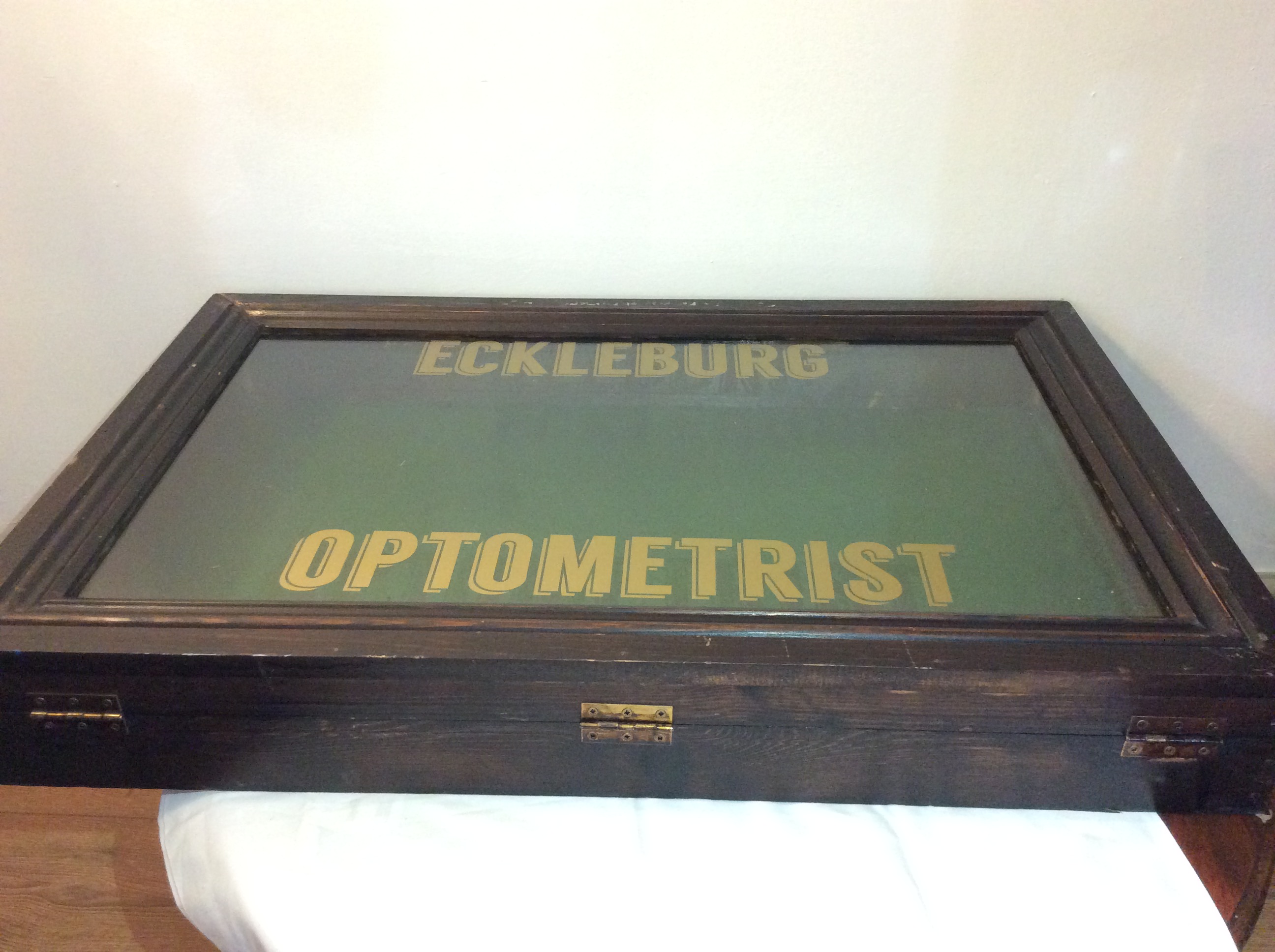 Eckleberg Optometrists Mahogany Display Cabinet Circa 1920 - Image 6 of 13