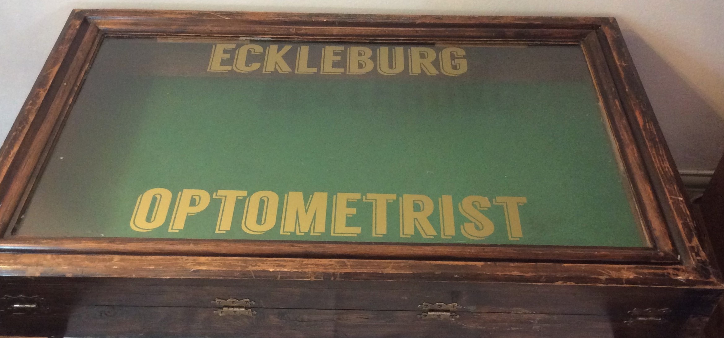 Eckleberg Optometrists Mahogany Display Cabinet Circa 1920 - Image 3 of 7