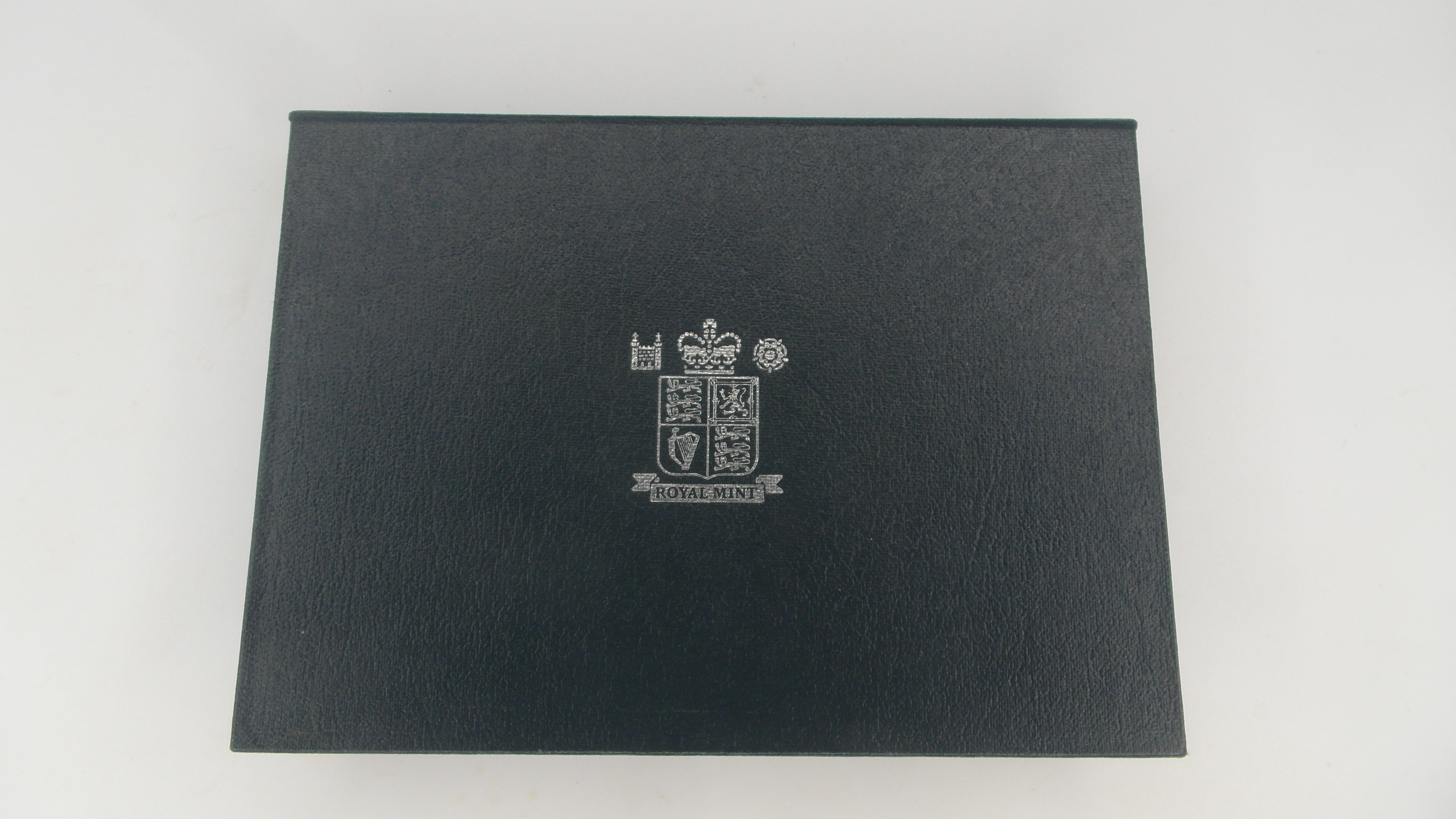 1992 RARE ROYAL MINT UNITED KINGDOM DELUXE PROOF COIN COLLECTION - Image 6 of 6