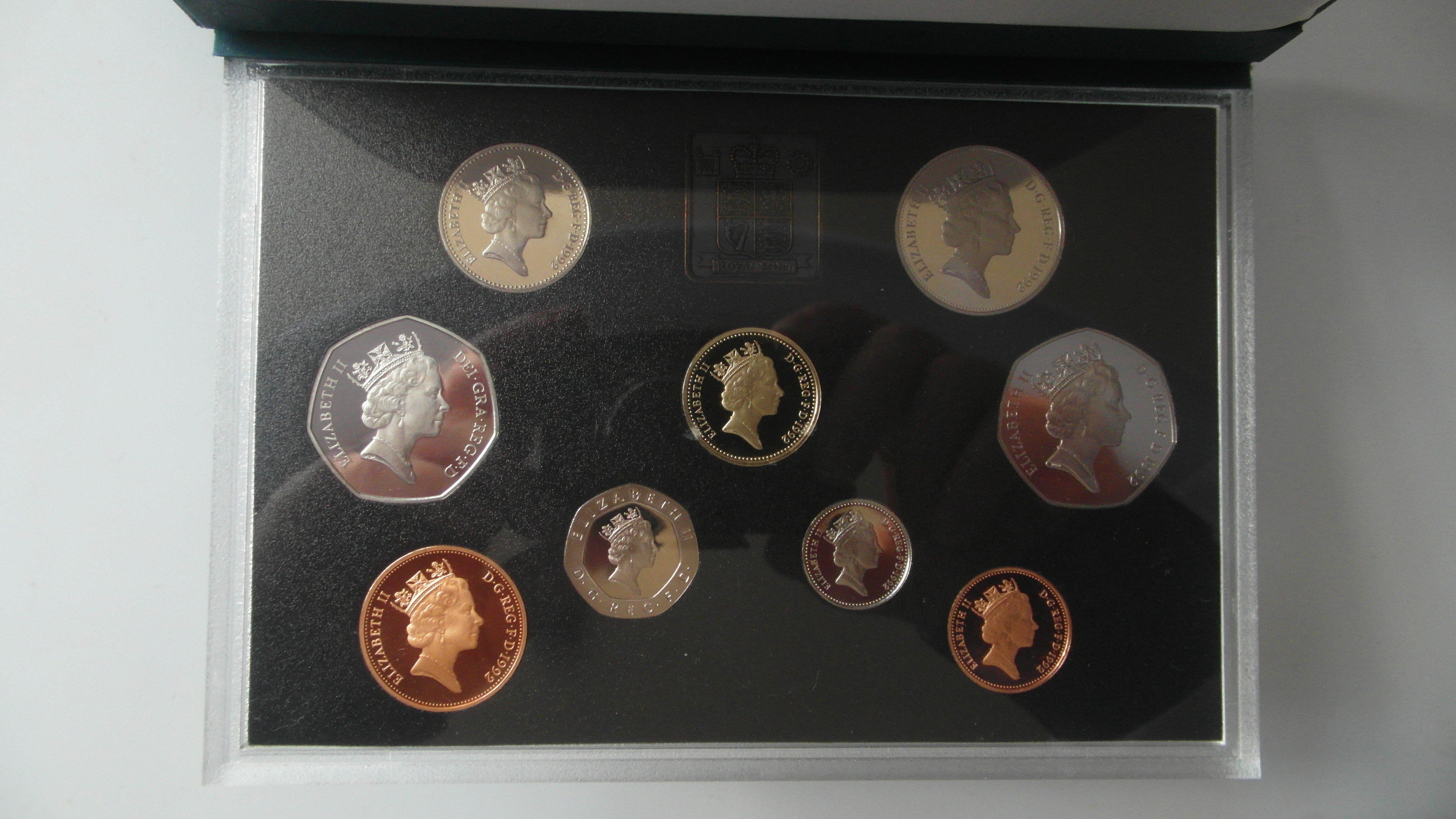 1992 RARE ROYAL MINT UNITED KINGDOM DELUXE PROOF COIN COLLECTION - Image 4 of 6