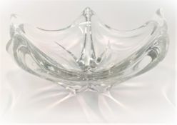 A VERY LARGE FRENCH DAUM GLASS FIVE POINT STARFISH BOWL.