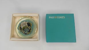 VINTAGE PAST TIMES LILY PAD DUAL MAKE-UP MIRROR COMPACT