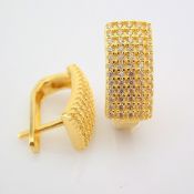 14K Yellow Gold Earring - Swarovski Zirconia .