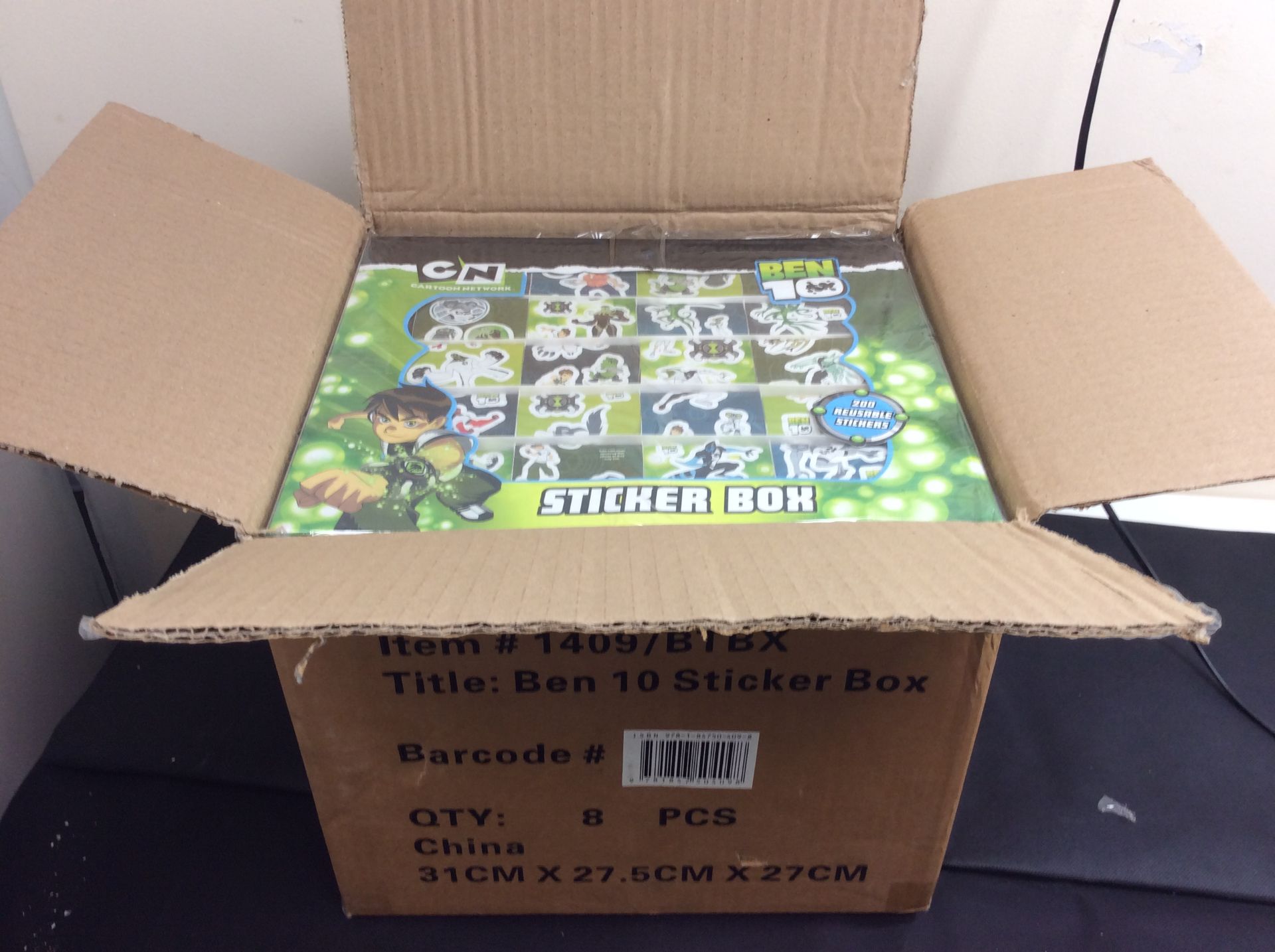 new stock box of 8 ben10 sticker boxes containing 200 reuseable stickers - Image 2 of 2