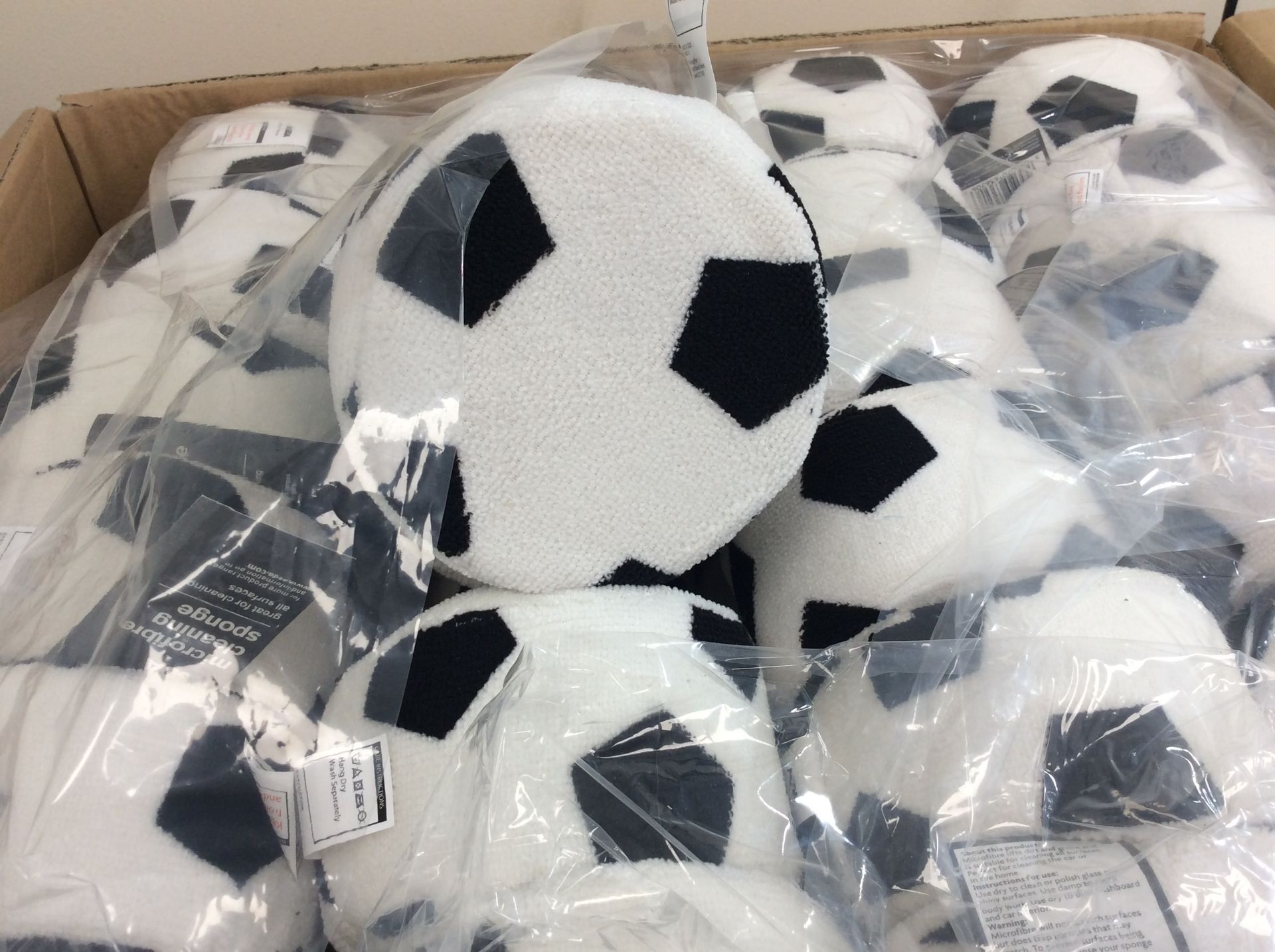new stock master box of 56 micro fiber football pads - Image 2 of 3
