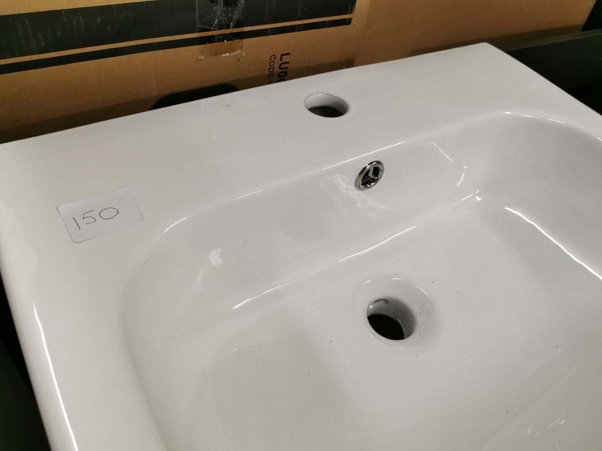 800 x 550 x 430mm Traditional Pedestal Sink RRP £199 - Image 2 of 2