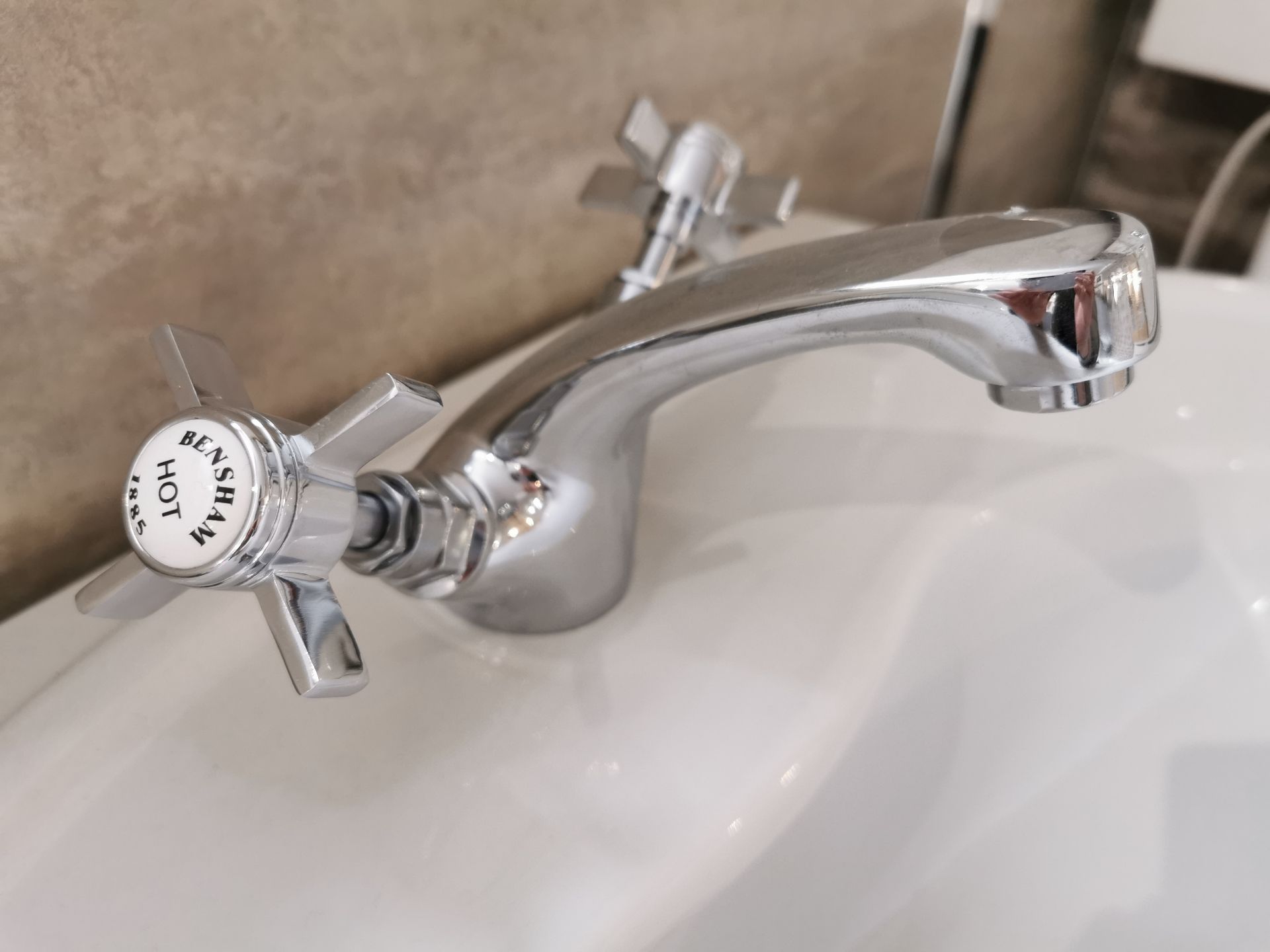 Designer 2pc Sink & Pedestal Pair including Traditional Crosshead Bensham Taps RRP £569 - Image 2 of 3