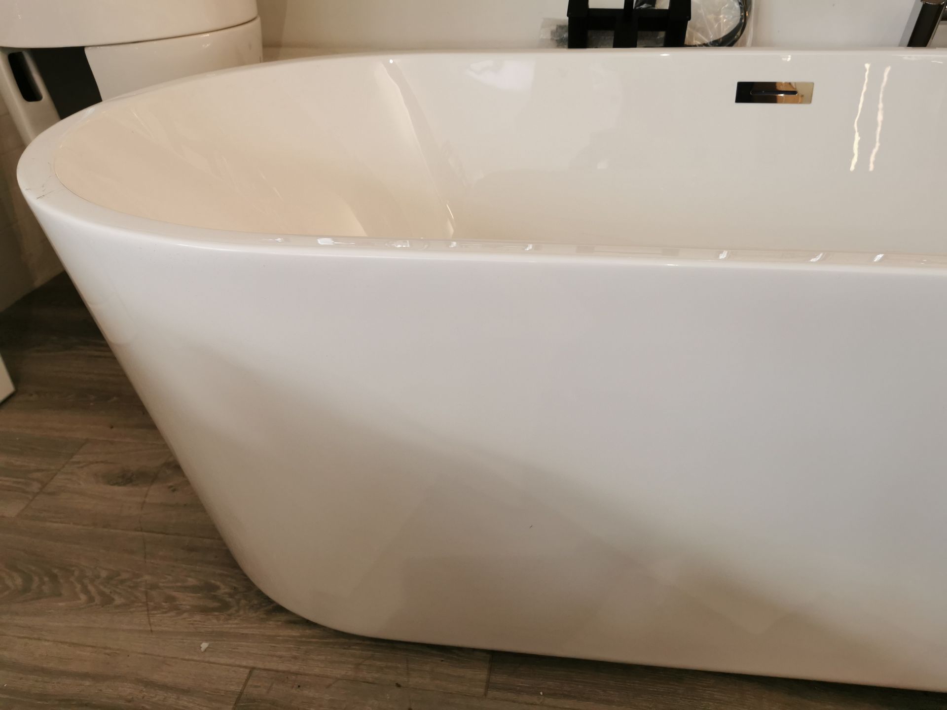 Modern Double Acrylic Freestanding Bath RRP £1089 BNIB - Image 4 of 4