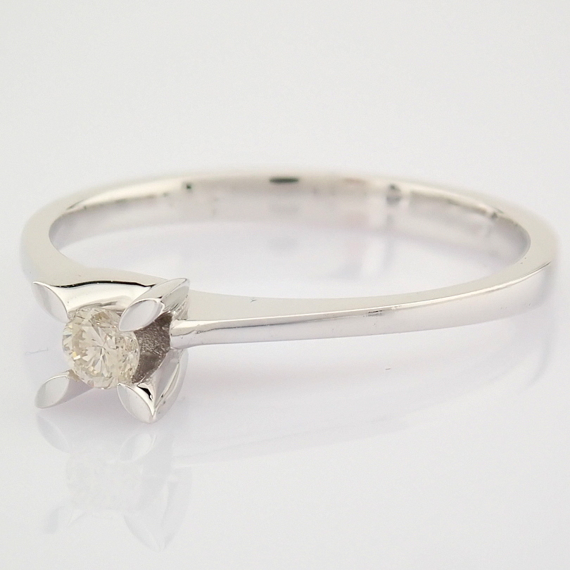 14 White Gold Diamond Solitaire Ring - Image 4 of 6