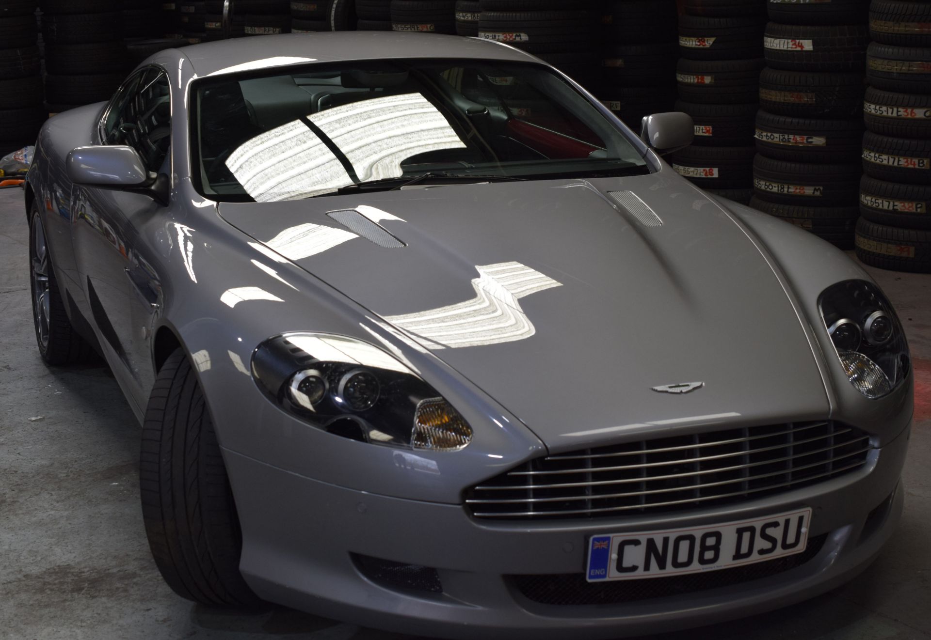 Aston Martin DB9 - Le Mans - Image 2 of 16