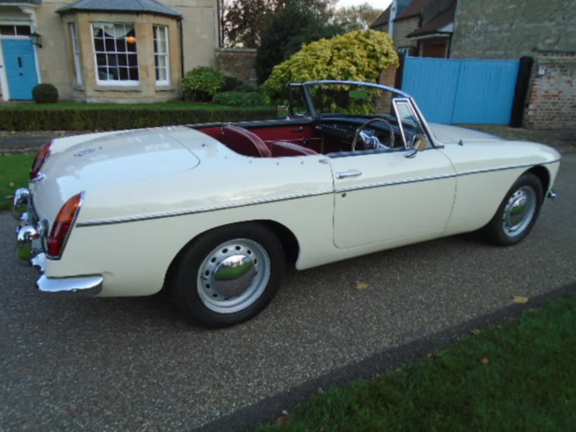 1964 MGB Roadster 'pull handle' - Image 2 of 7