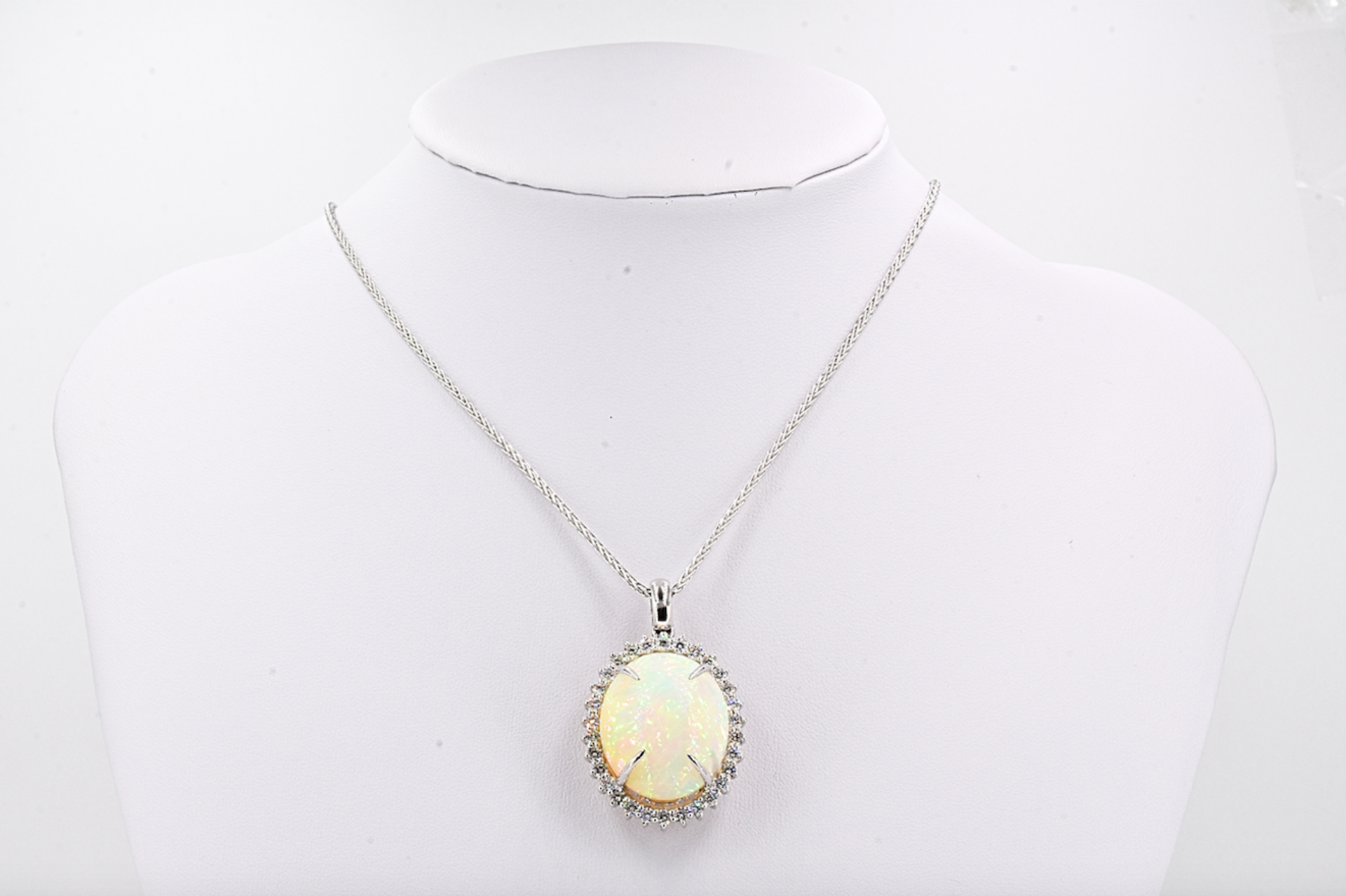 Necklace - 31.10 Ct. Opal - 1.88 Ct Diamonds - Image 6 of 7