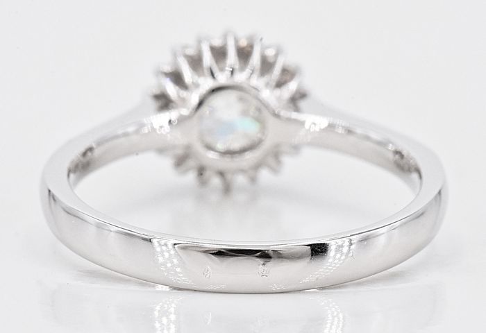 Ring - 1.10 Ct. Diamonds - central Diamond 0.90 Ct - Image 4 of 6