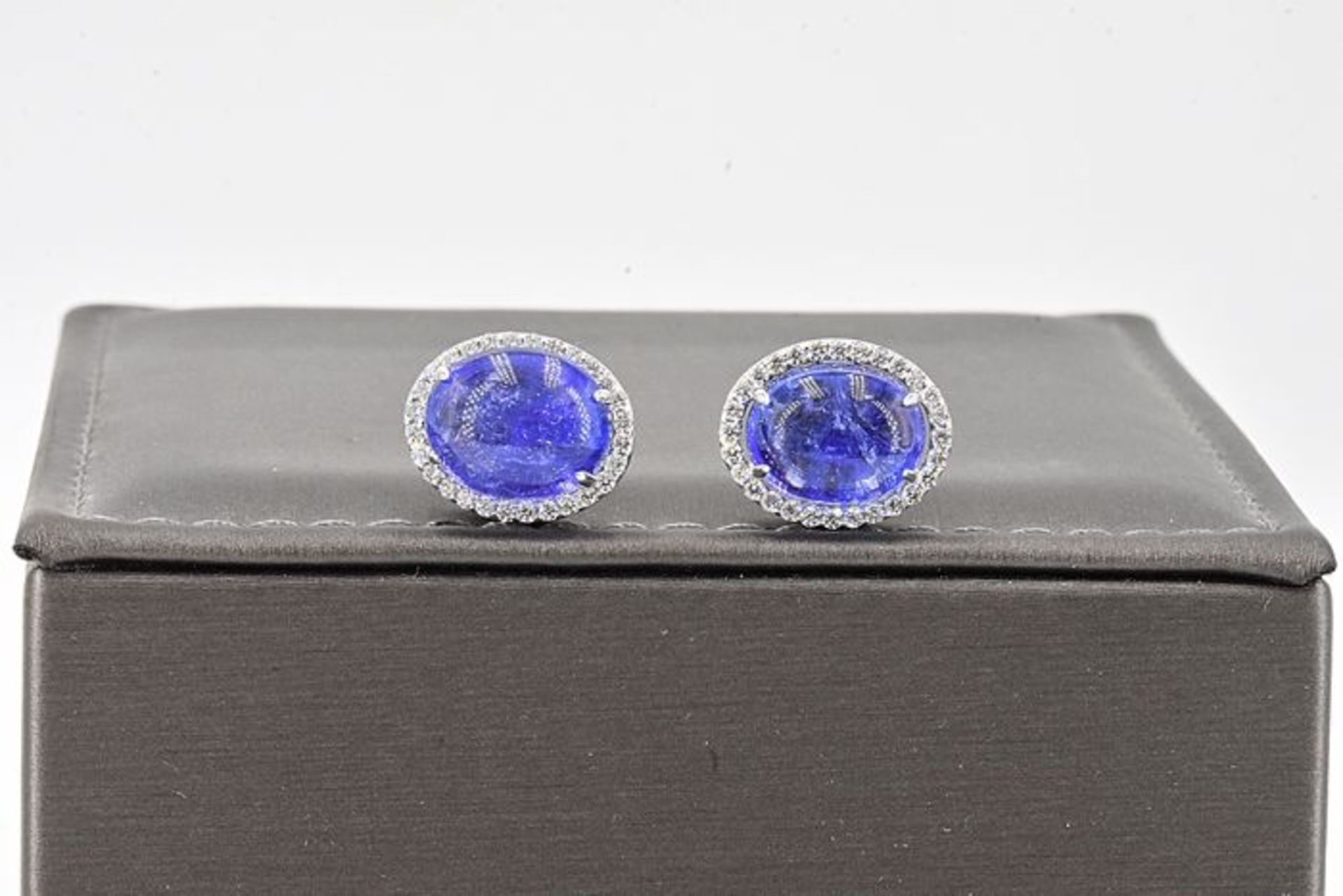 Earrings - 17.16 Ct. Tanzanite - Diamonds - Image 6 of 7