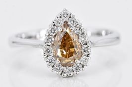 Ring - 1.01 Ct. Diamond - central IGI Natural Fancy Diamond