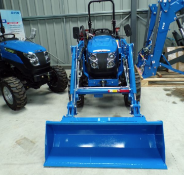 SOLIS 26 COMPACT TRACTOR WITH FRONT LOADER