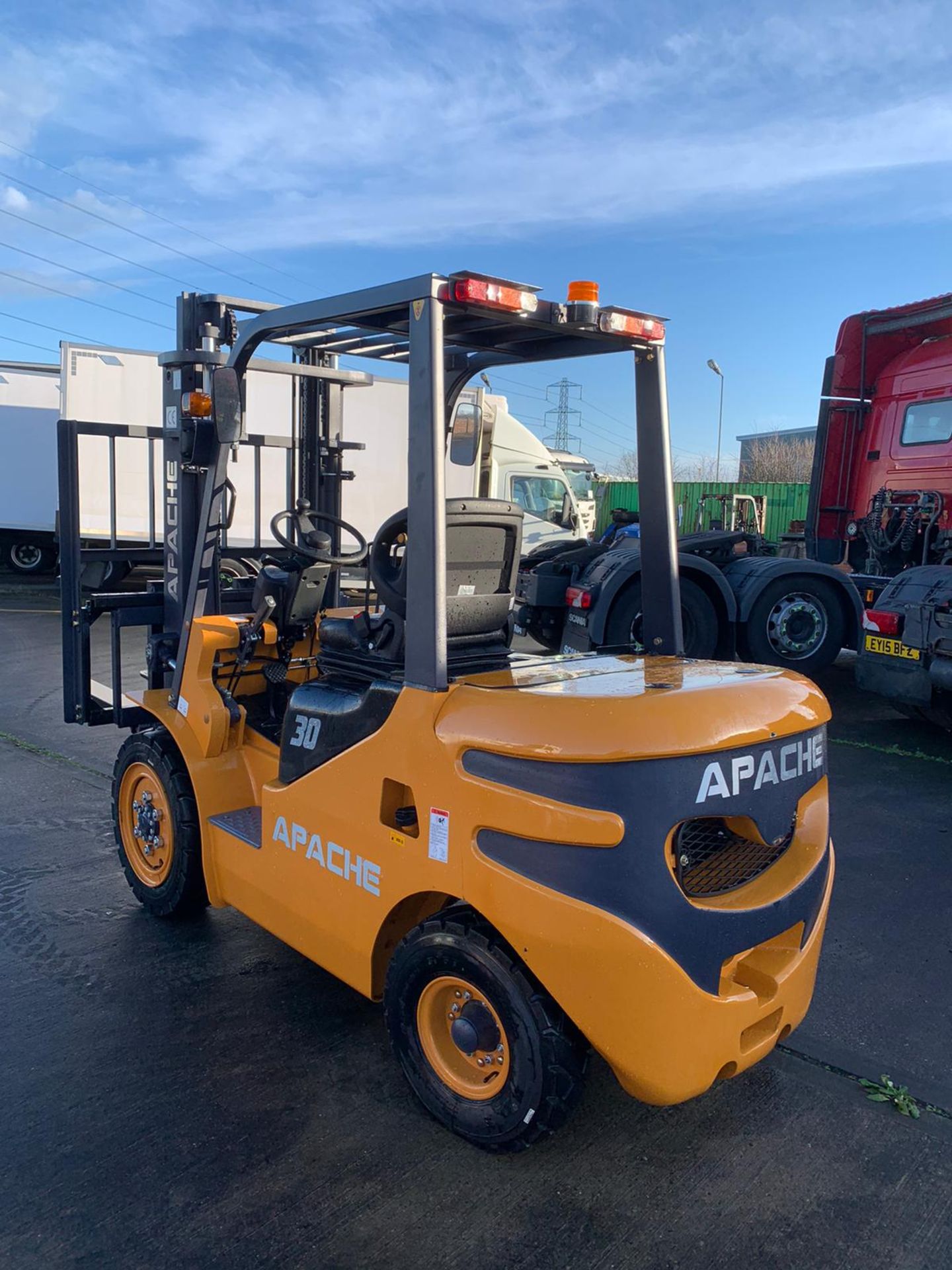 Apache 3 ton diesel forklift - Image 3 of 11