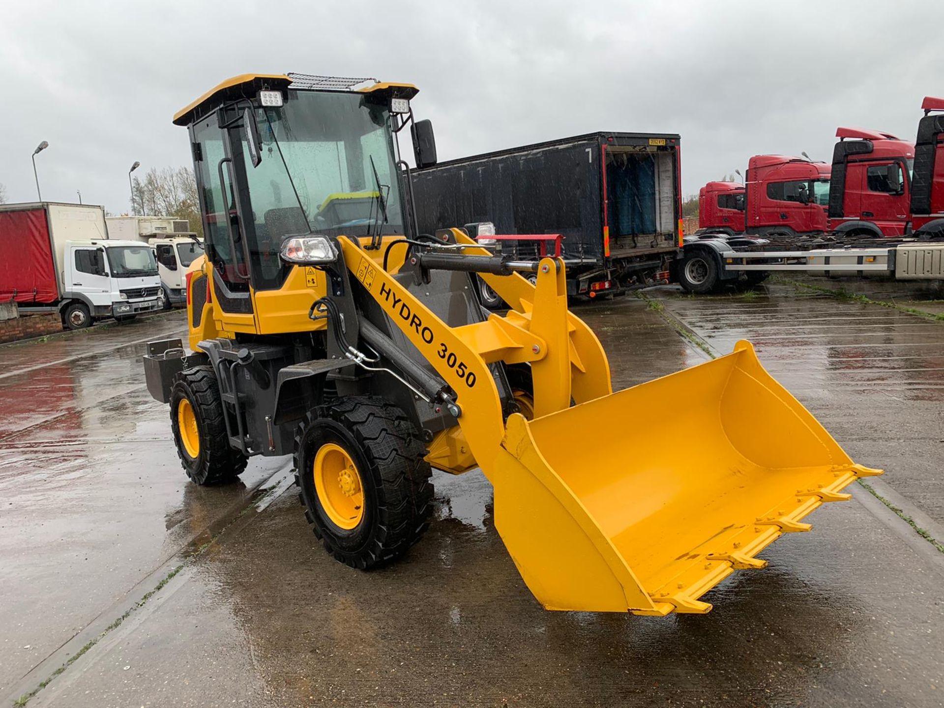 Unused Hydro loading shovel - Image 9 of 10