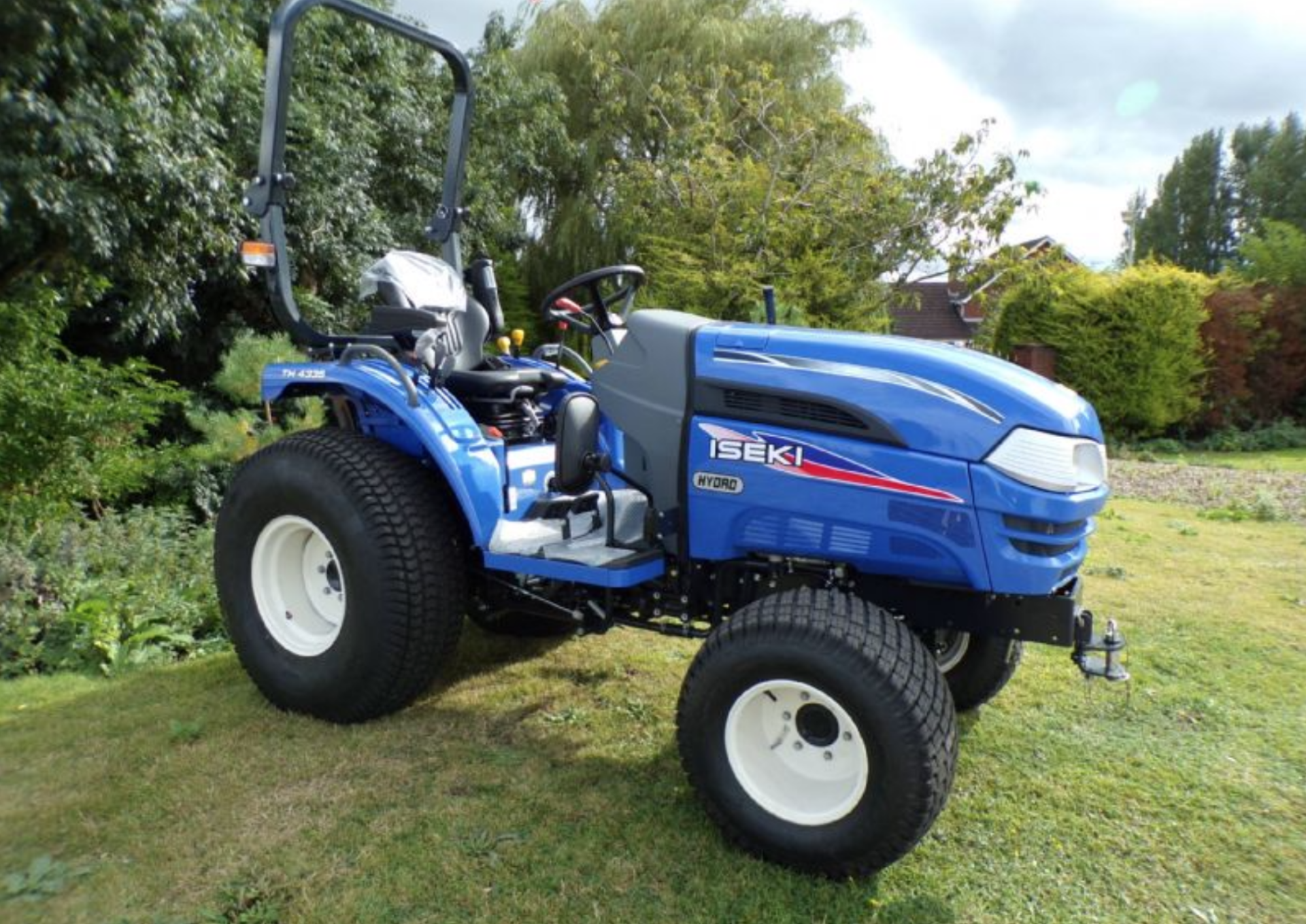 ISEKI TH4335 COMPACT TRACTOR 4x4 hst rops