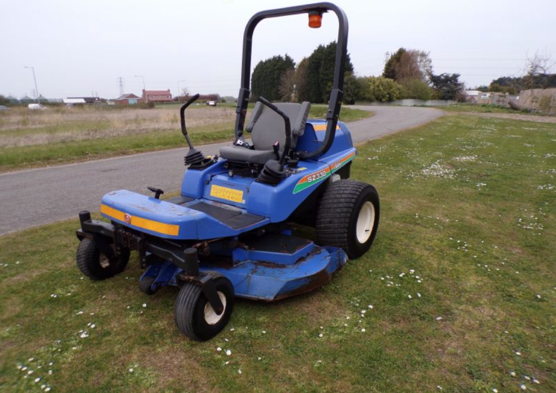 ISEKI ZERO SZ330 MOWER diesel for trees rotary - Image 2 of 6