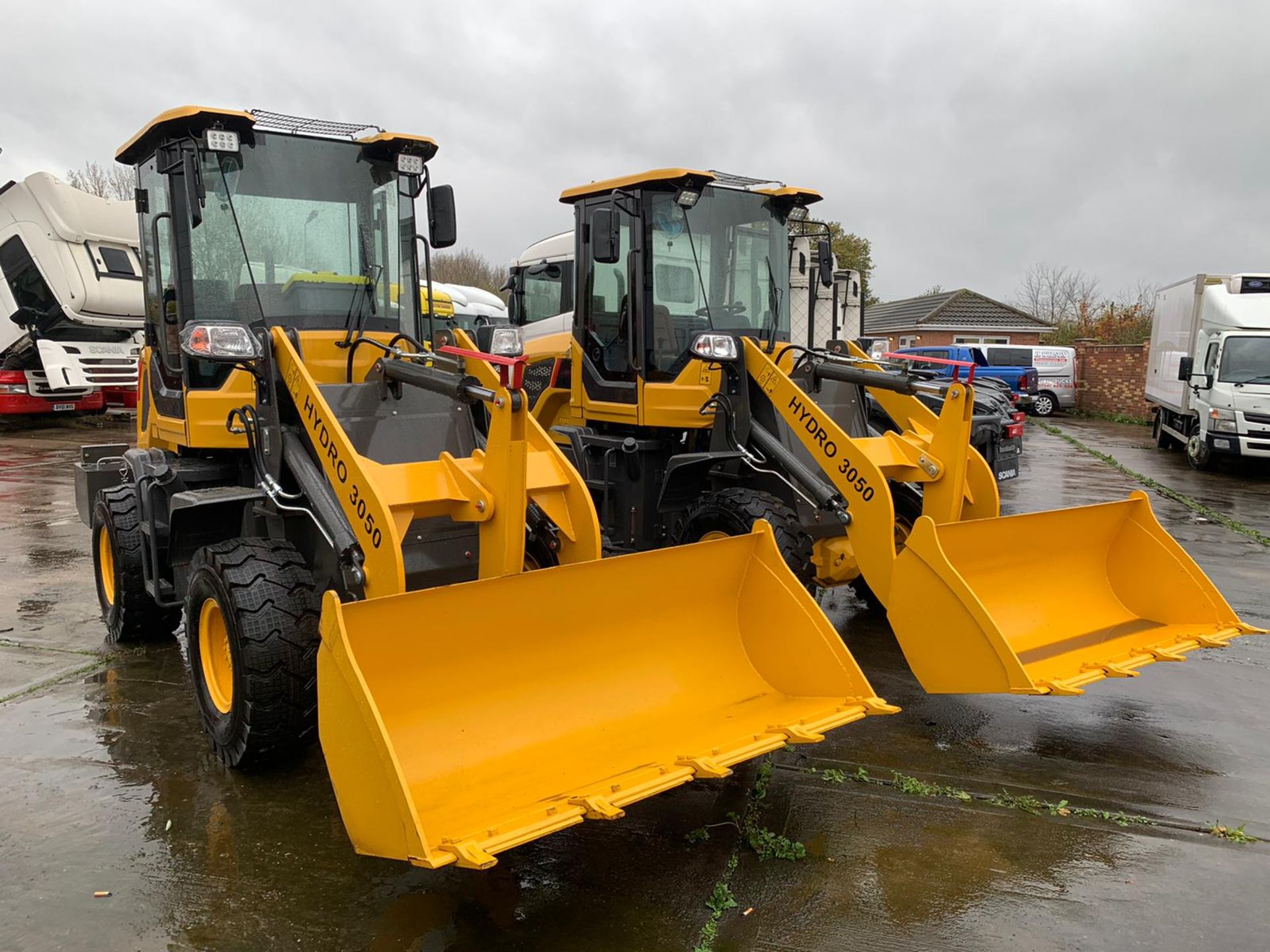 Unused Hydro loading shovel - Image 5 of 10