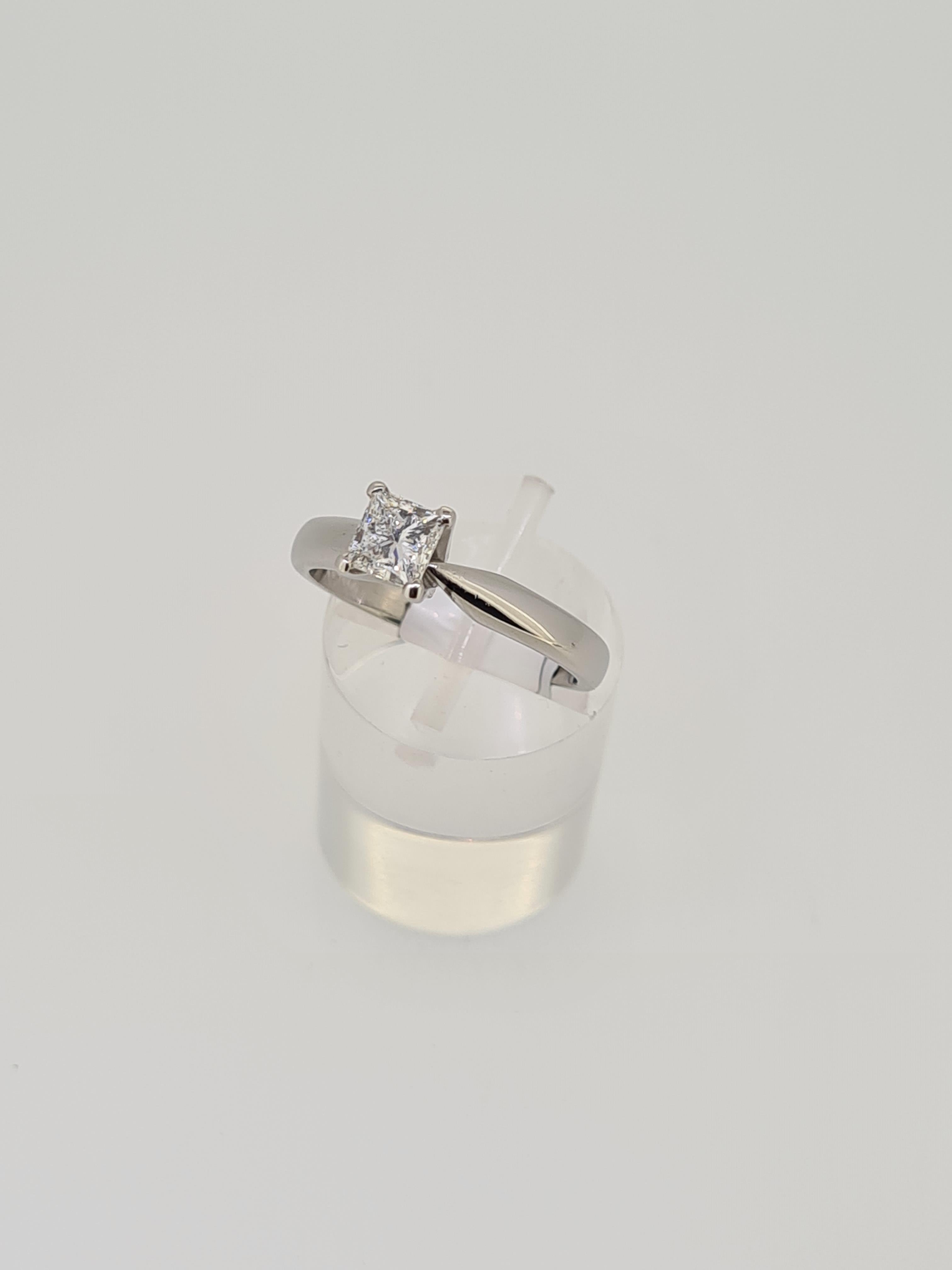 Platinum diamond solitaire ring princess cut - Image 4 of 5