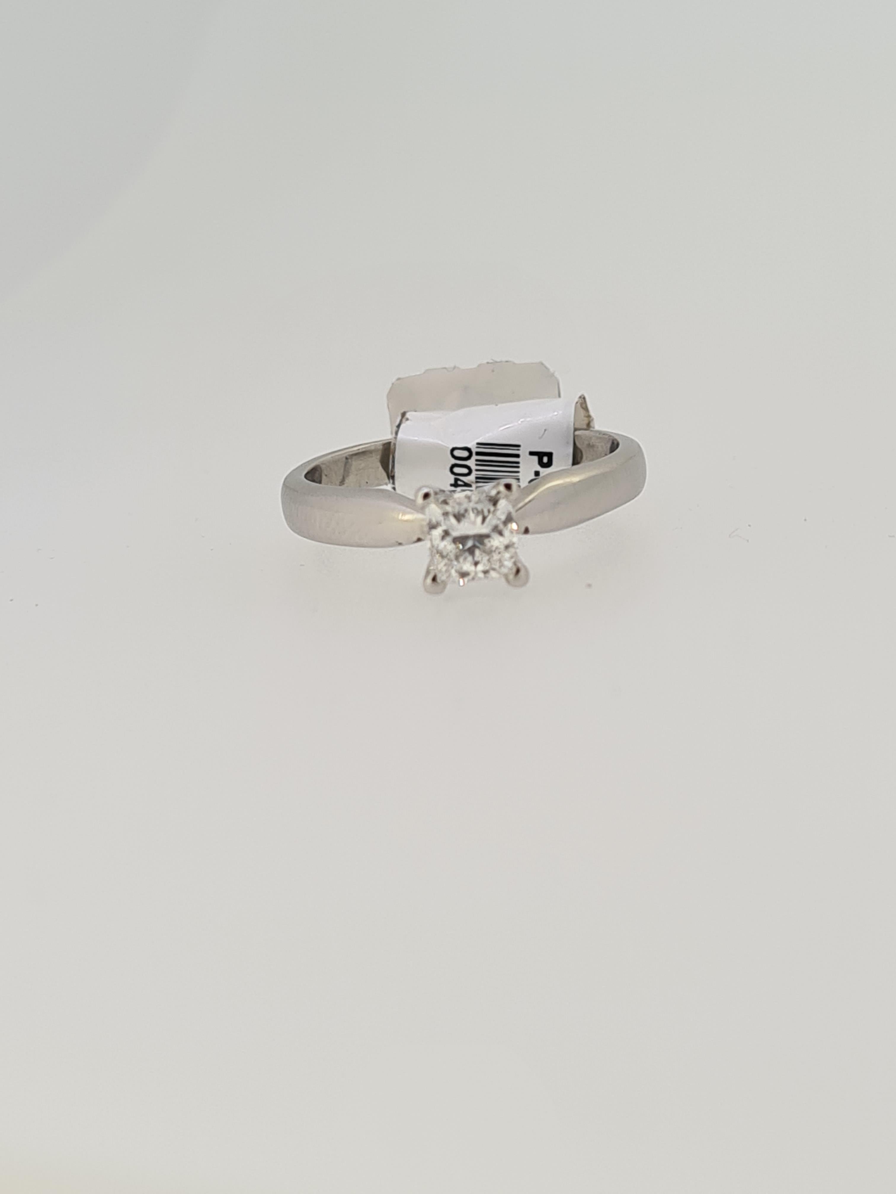 Platinum diamond solitaire ring princess cut - Image 5 of 5