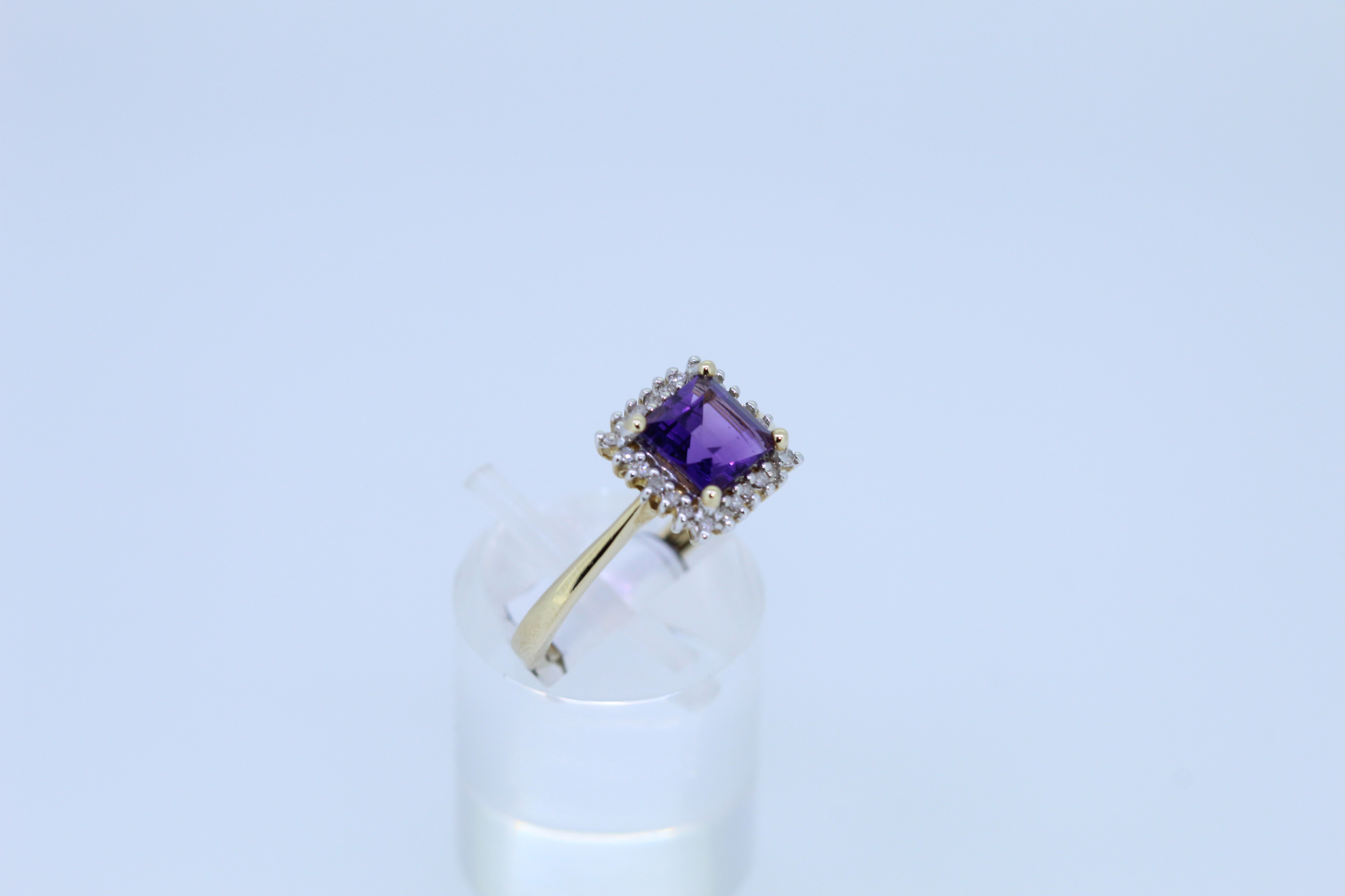9ct Yellow Gold Amethyst And Diamond Ring - Image 2 of 5