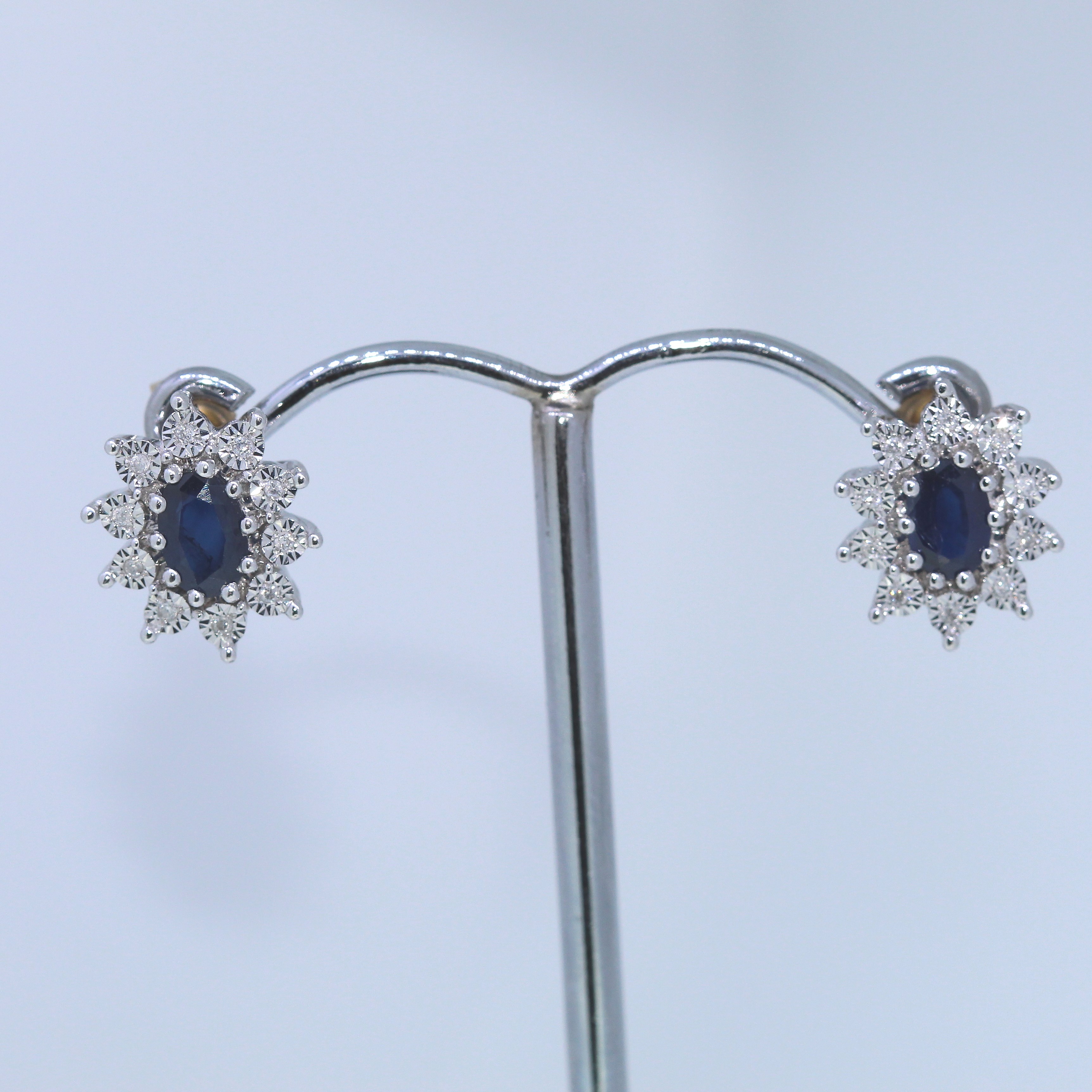 9k Yellow And White Gold Sapphire And Diamond Stud Earrings - Image 2 of 4