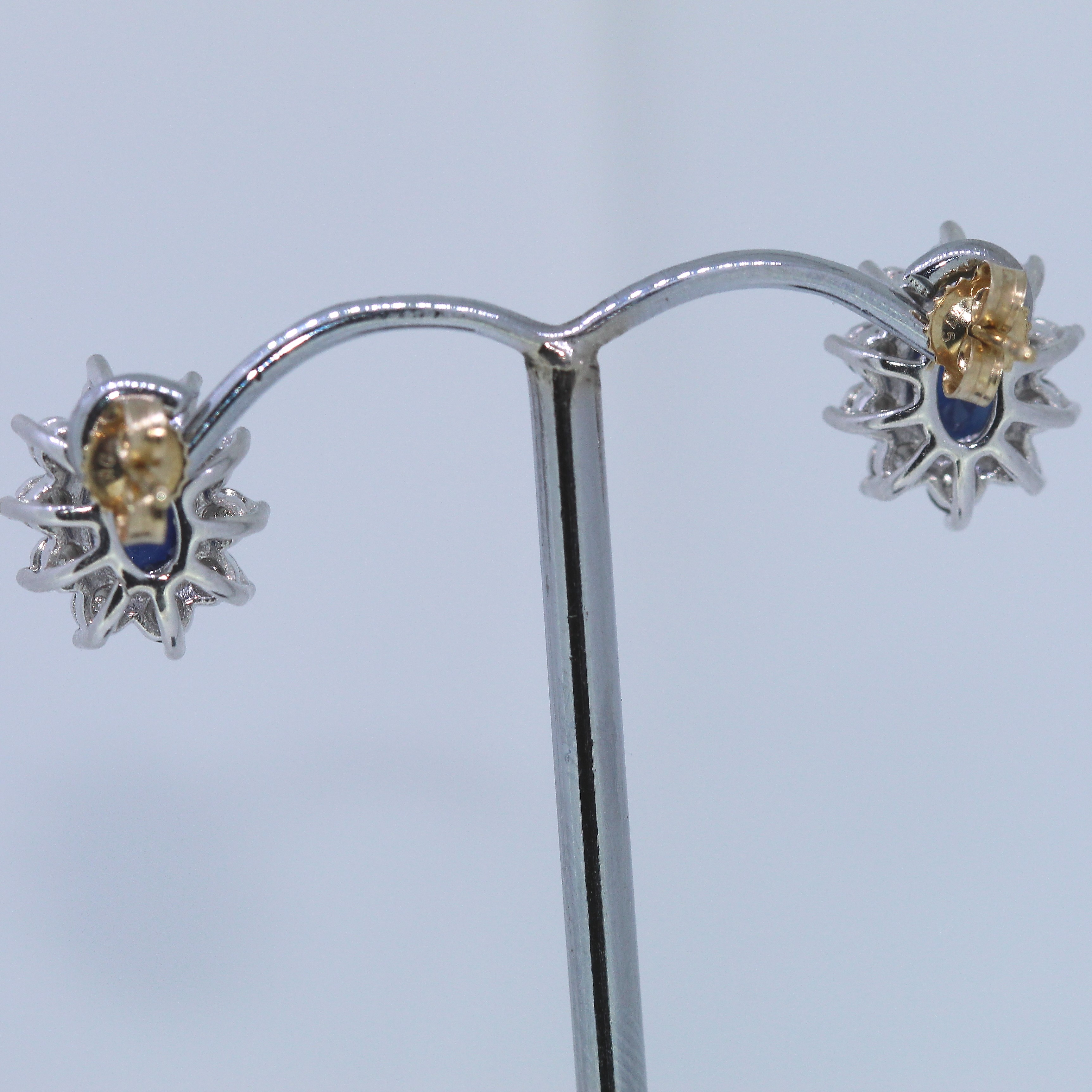 9k Yellow And White Gold Sapphire And Diamond Stud Earrings - Image 3 of 4