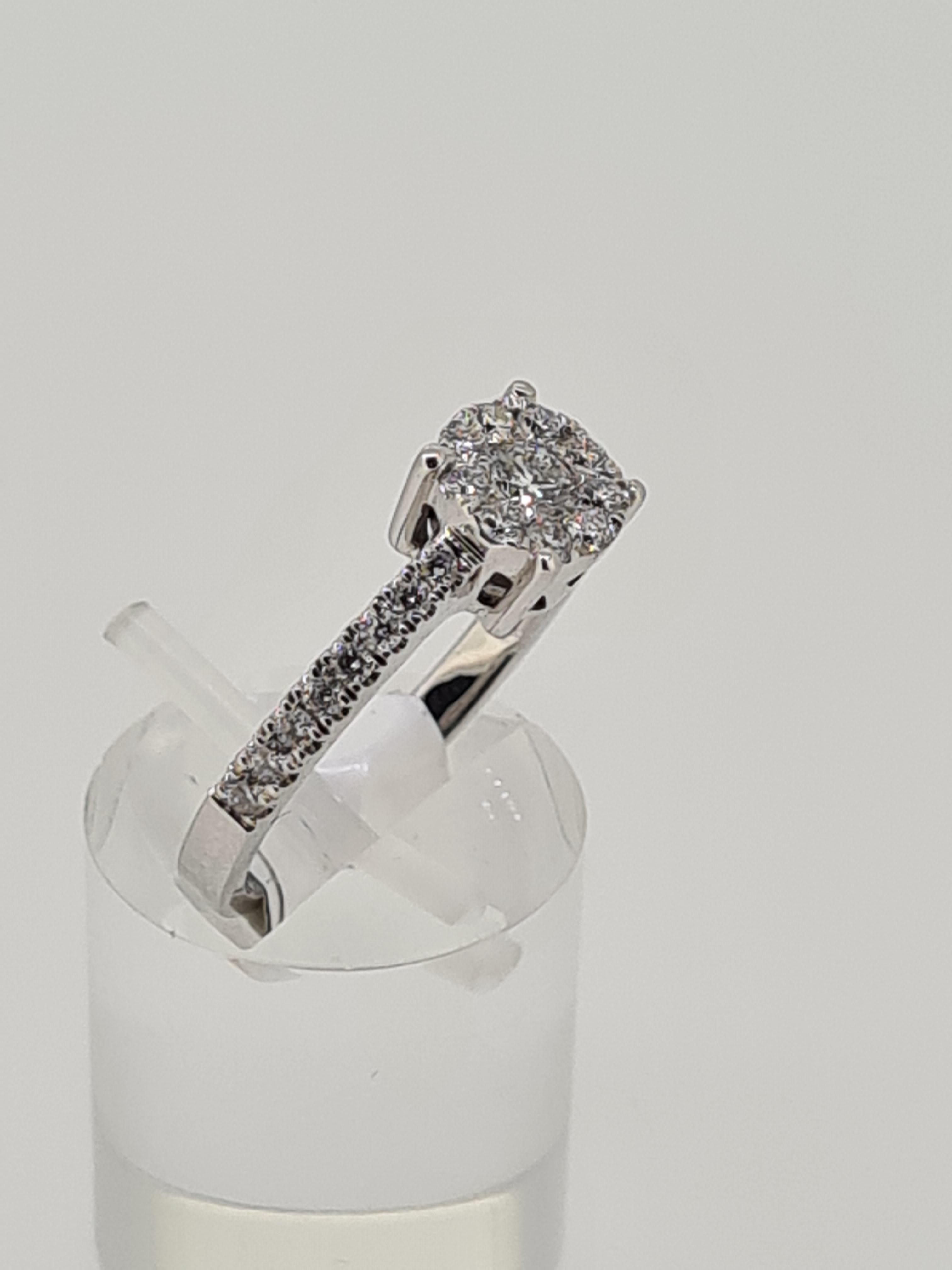 18ct white gold diamond ring - Image 2 of 5