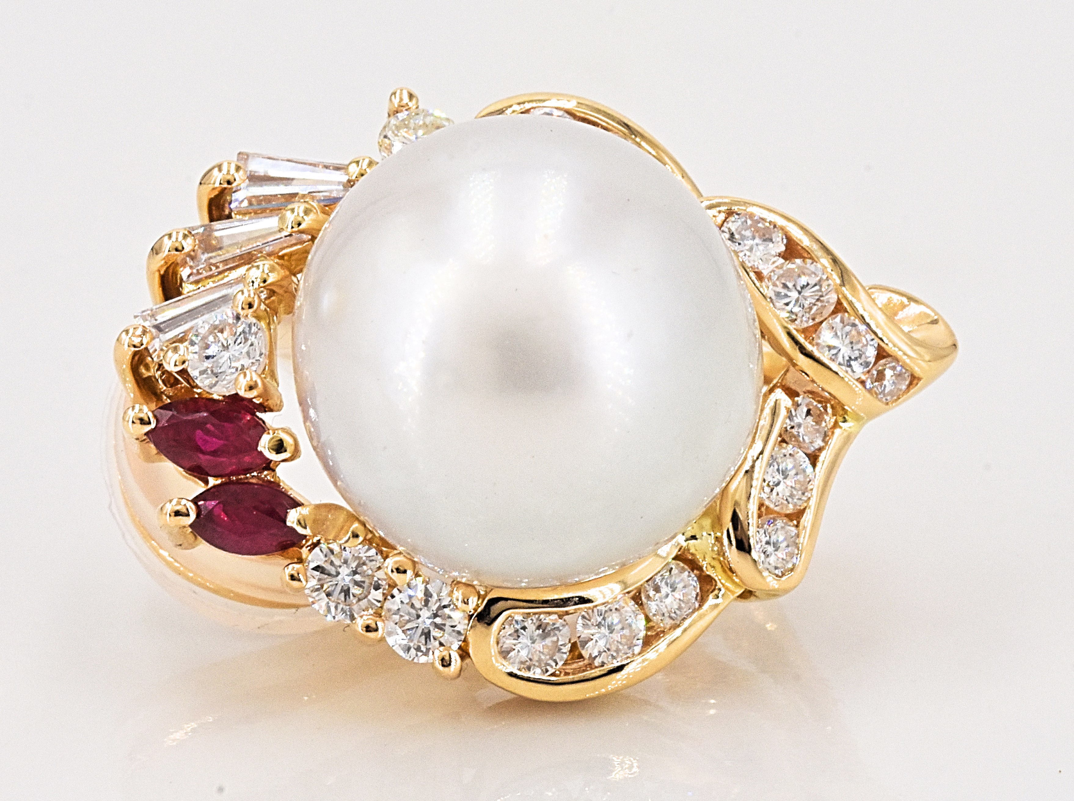 Earrings - 2.33 ct Diamonds - 13.40 mm South Sea Pearl, Rubies - Image 3 of 6