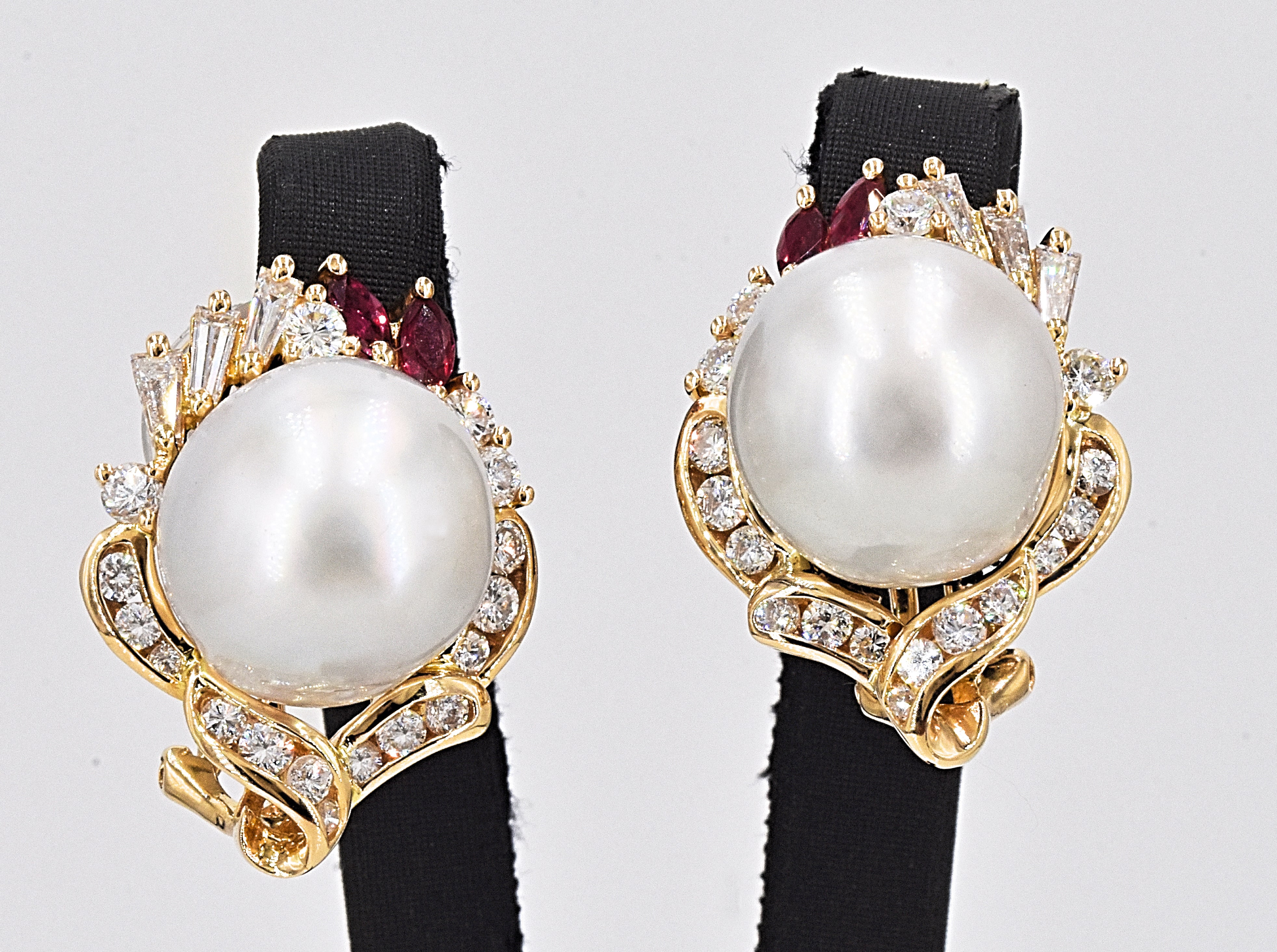 Earrings - 2.33 ct Diamonds - 13.40 mm South Sea Pearl, Rubies