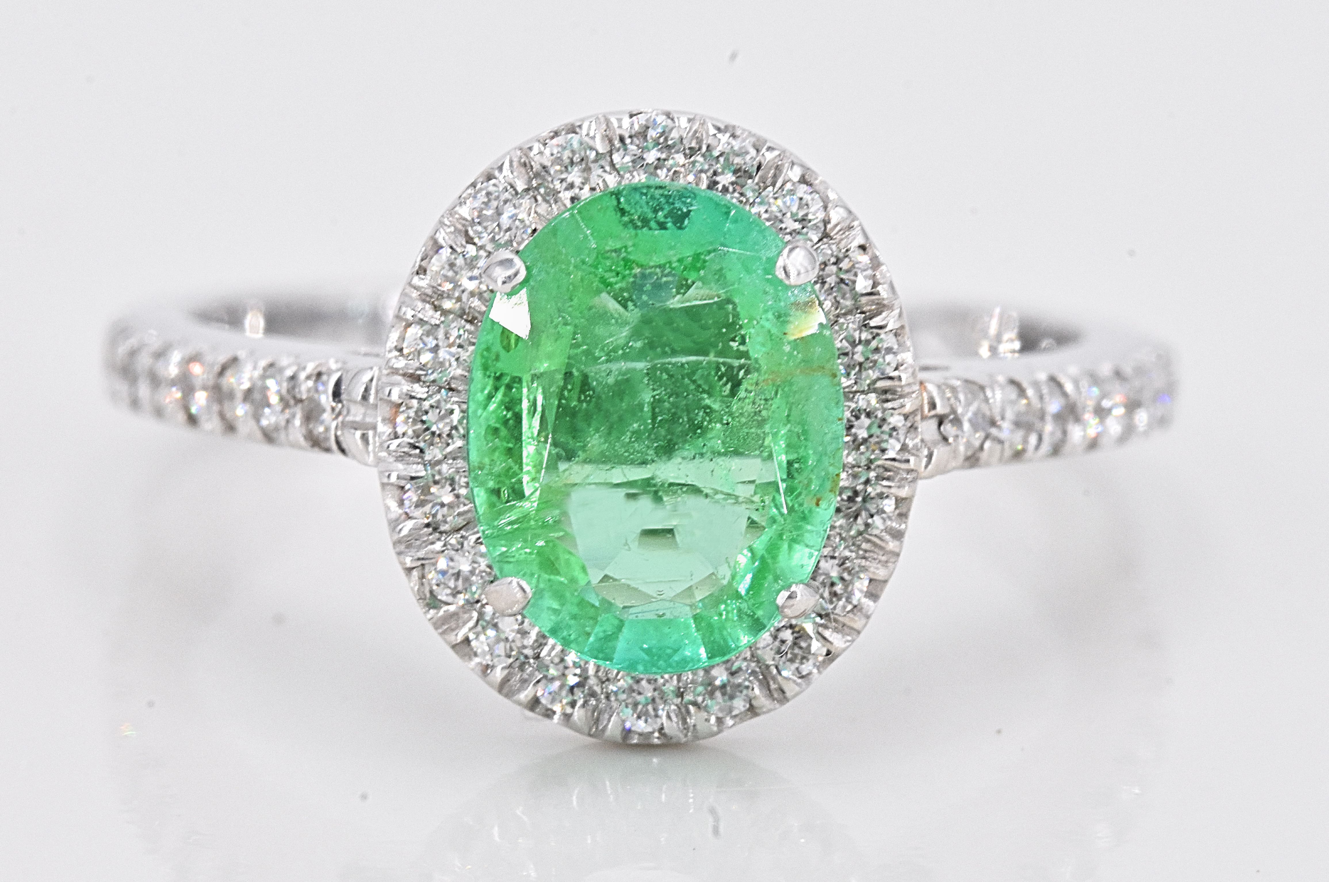 Ring - 1.47 ct Emerald - Diamond