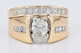 Ring - 2.00 ct Diamonds - 0.71 ct central Diamond