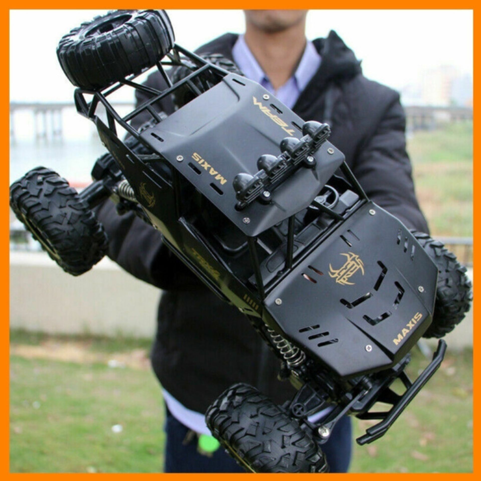 Large Rc 4x4 Offroad Vehicle - Image 2 of 2