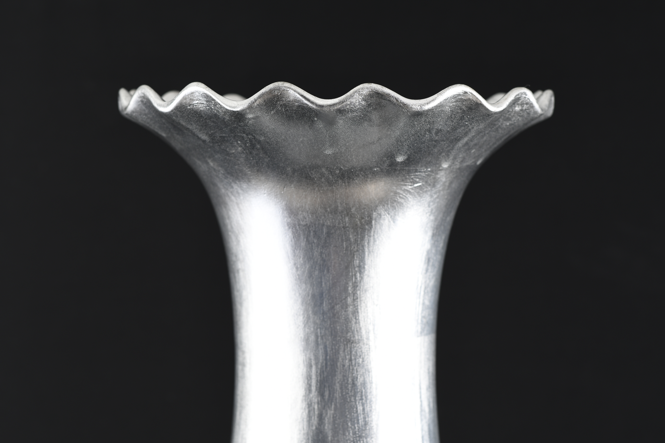3ft Porcelain Silver Leaf Vase - Image 3 of 8
