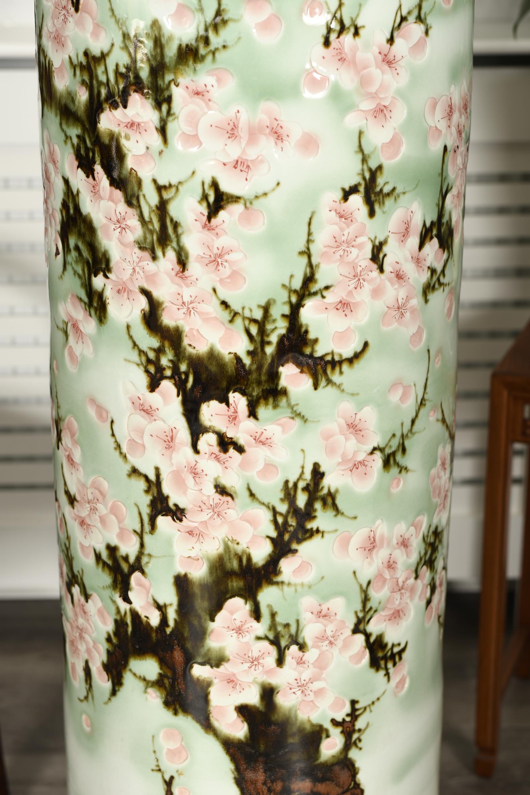 140cm Hand Made Porcelain Vase - Image 8 of 10