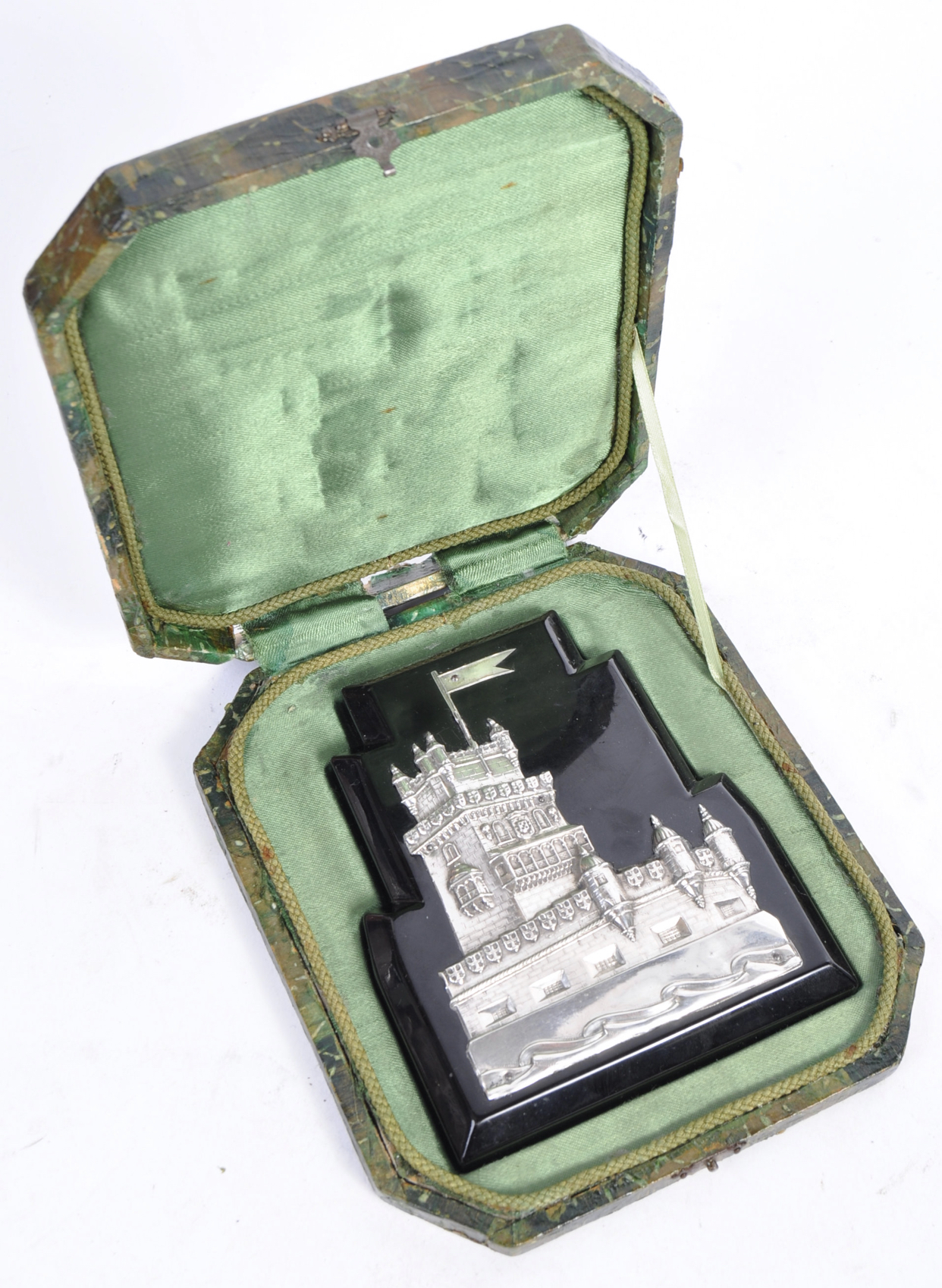 Spanish castle paperweight - Image 2 of 9
