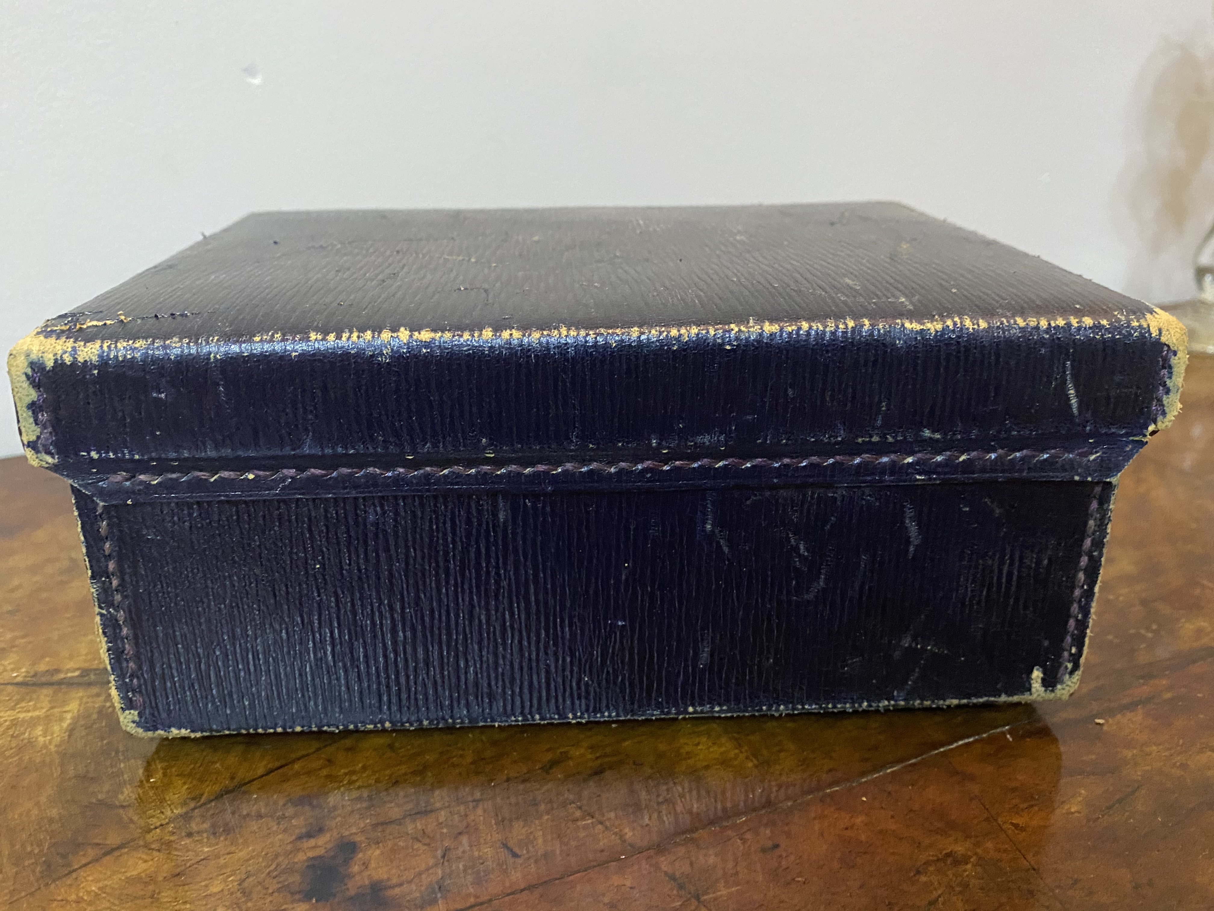 Edwardian blue leather vanity case - Image 3 of 8
