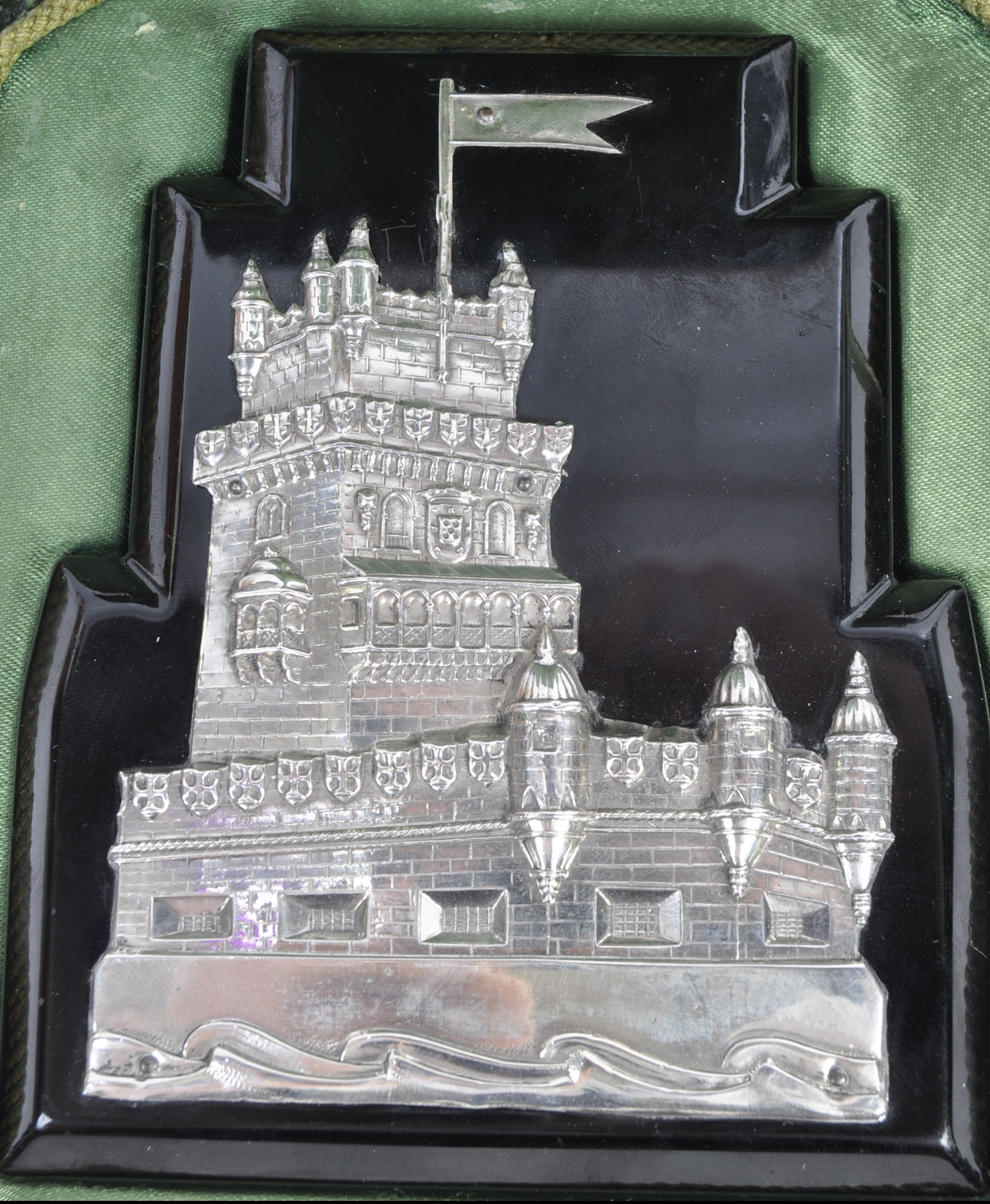 Spanish castle paperweight - Image 7 of 9