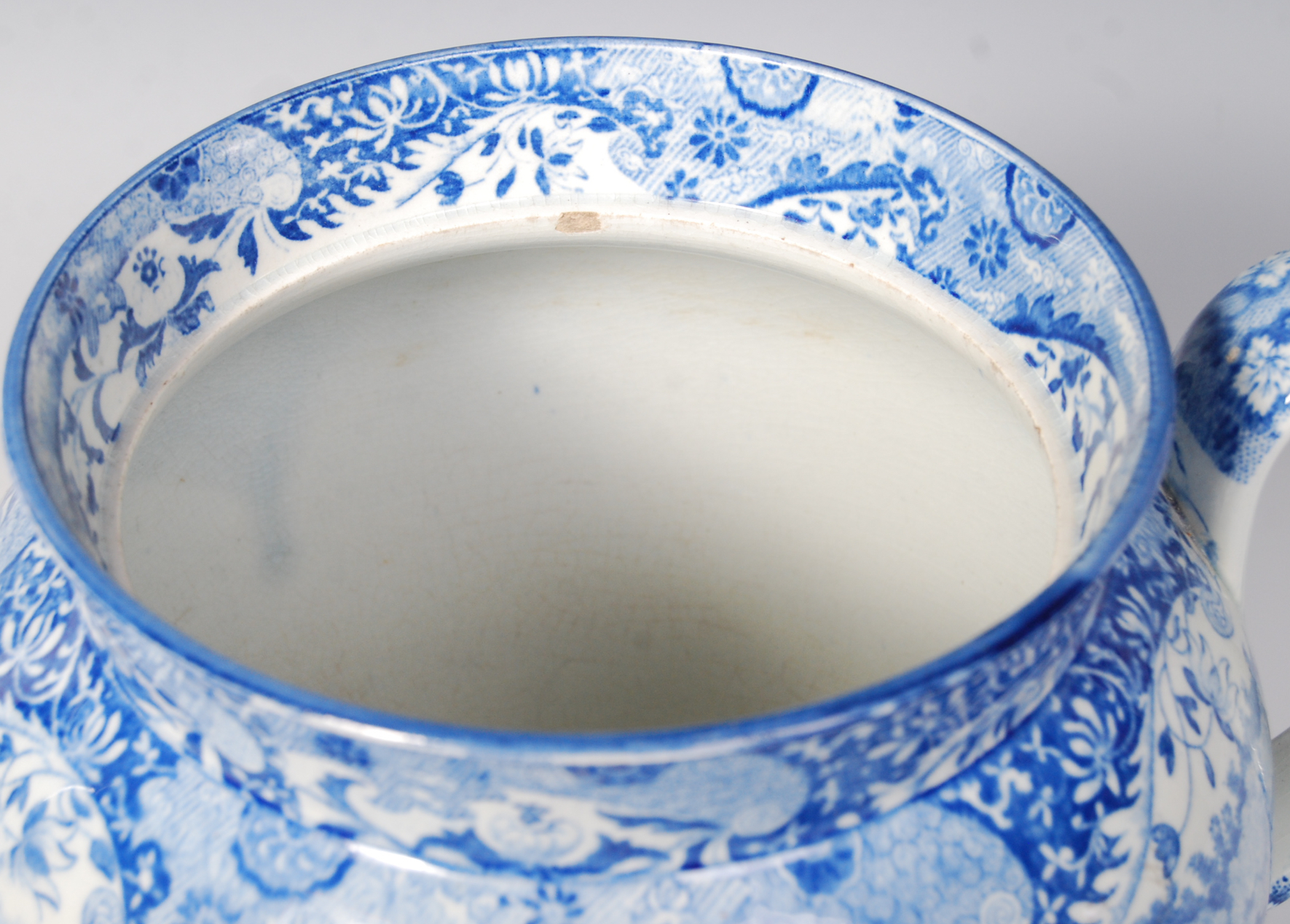 Oversized blue and white Teapot in Spode pattern - Image 5 of 6