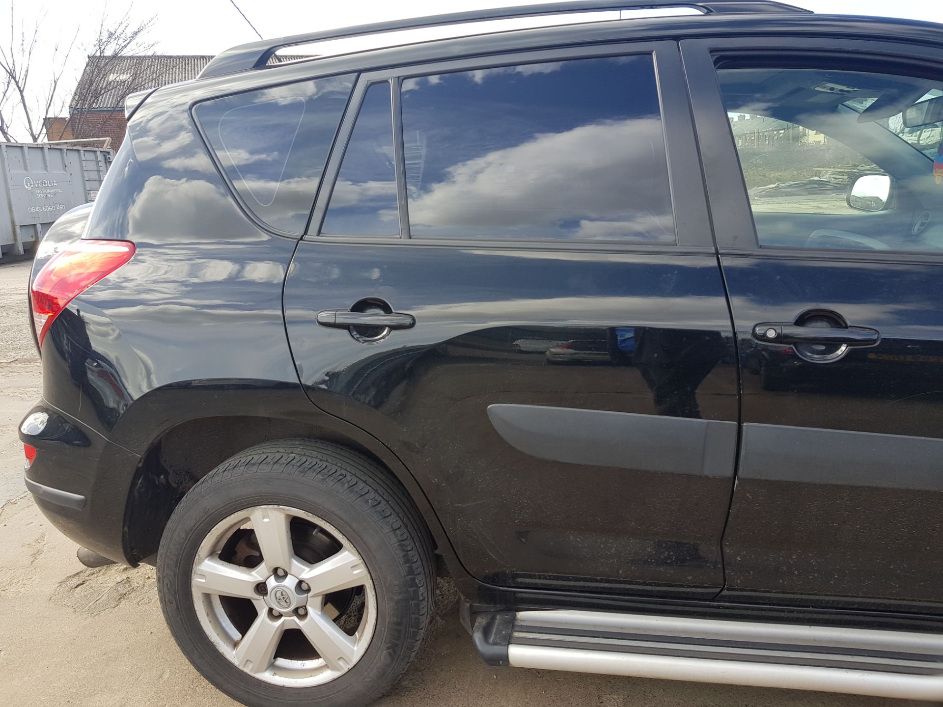 Toyota Rav4 Automatic 4x4 - Image 11 of 30