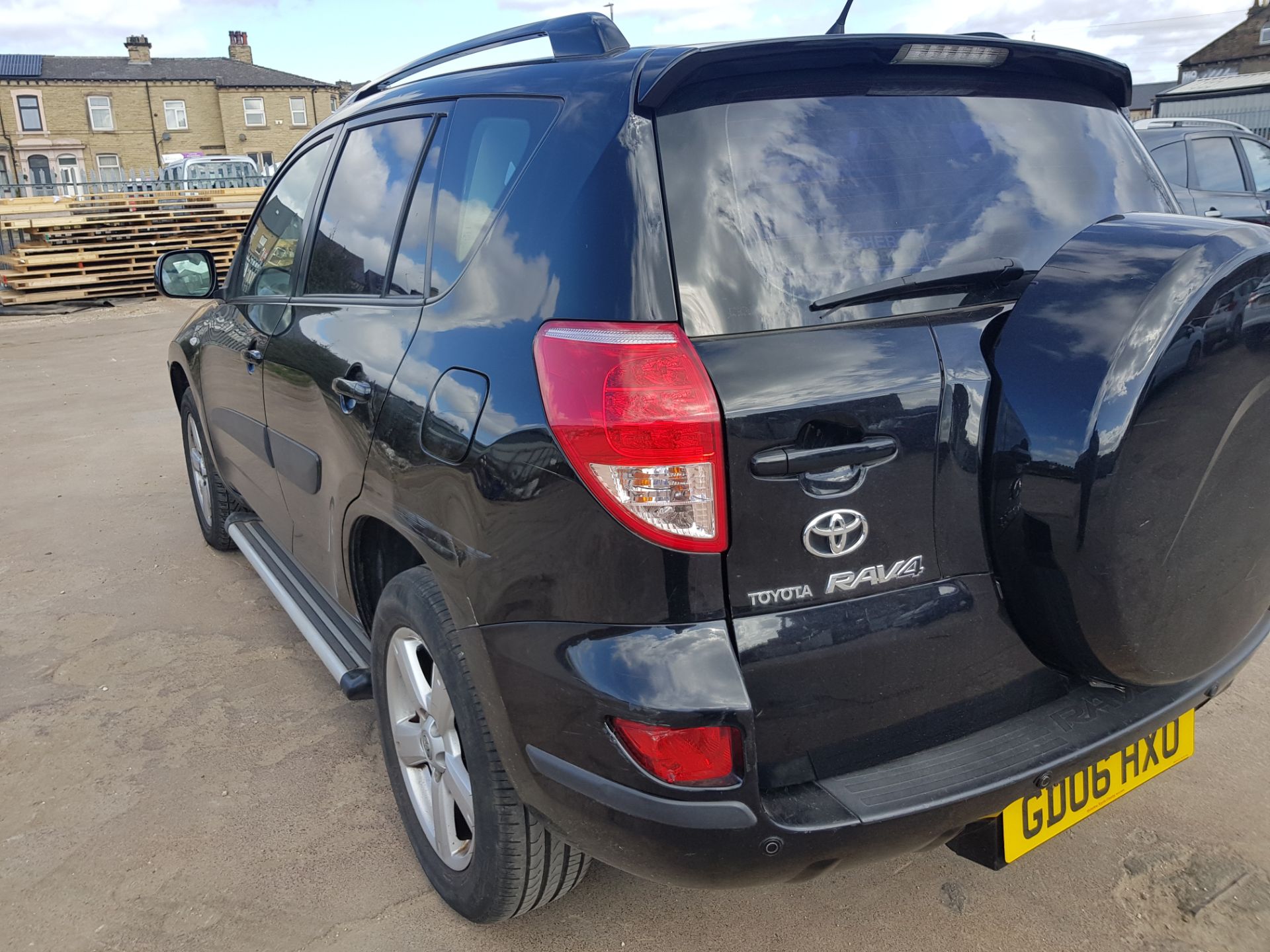 Toyota Rav4 Automatic 4x4 - Image 16 of 30