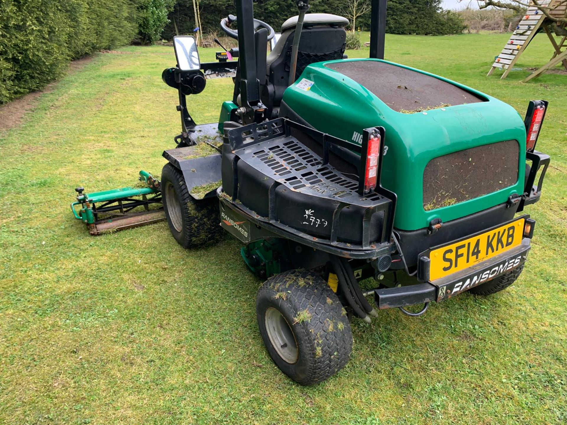 Ransomes Highway 3 diesel ride on mower. 4x4 - Image 4 of 5