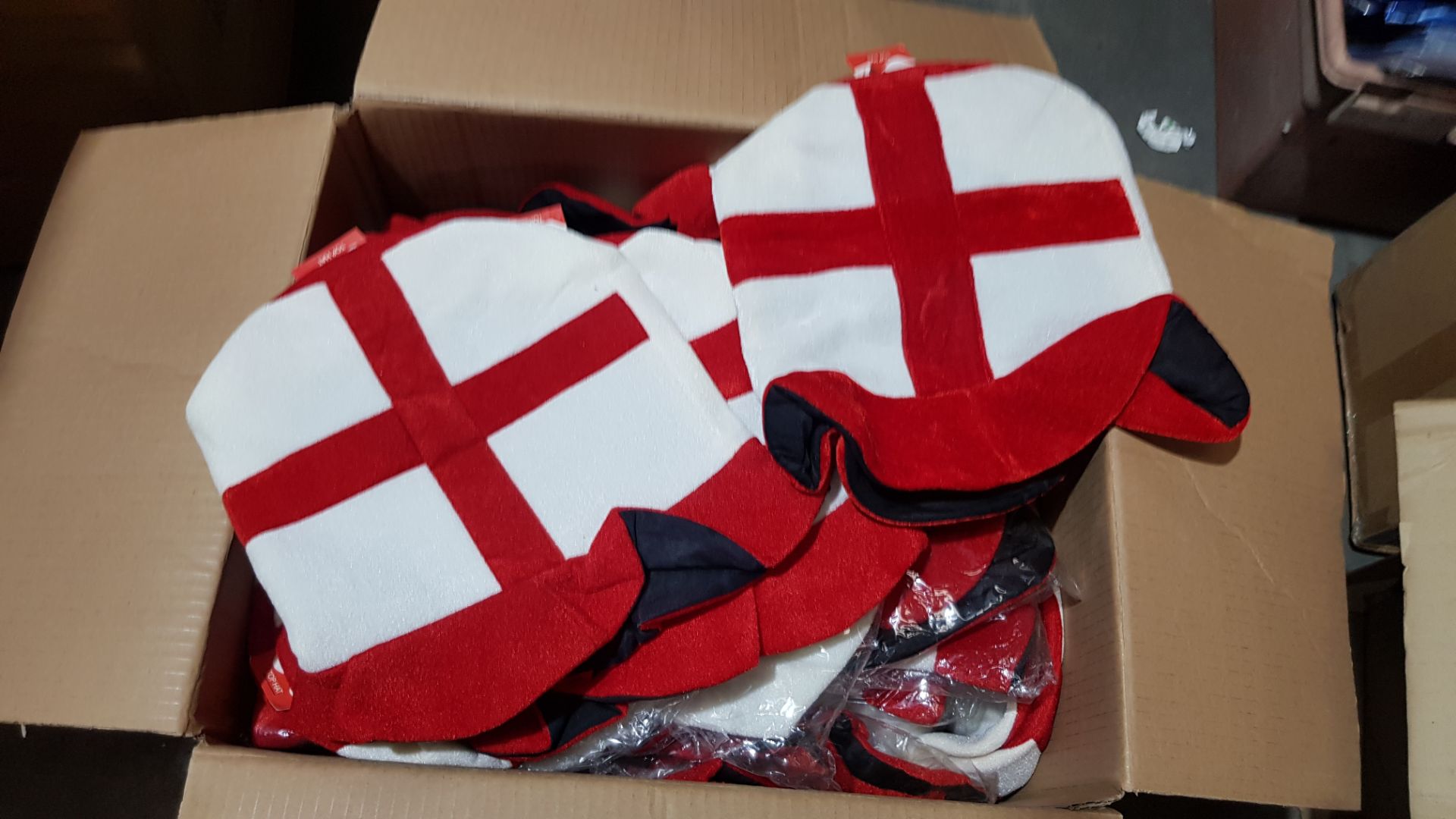 (R6K) Contents Of 8 Boxes. Mixed England Items (All New) - Image 8 of 9